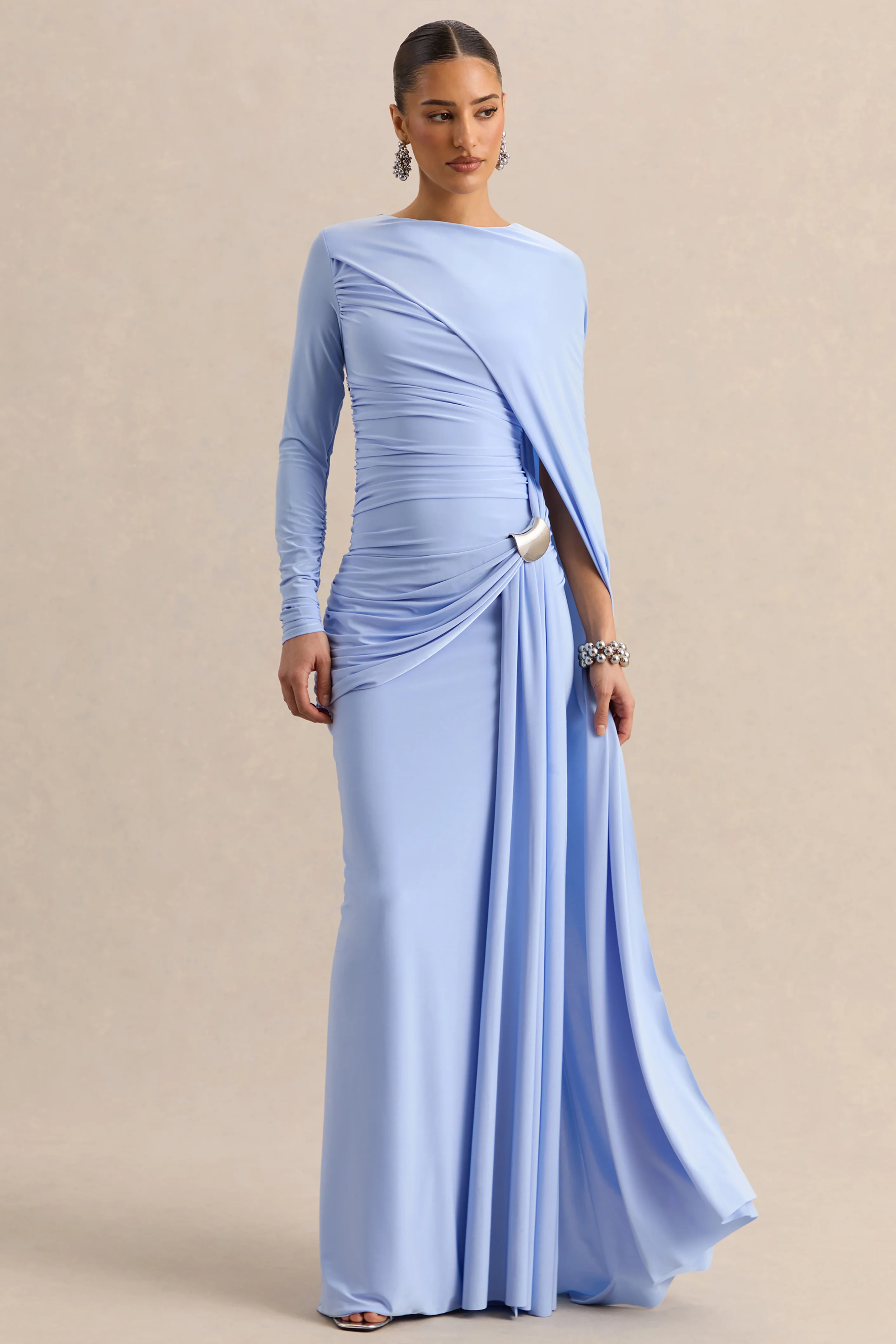 Orintha | Poederblauwe Wijde Hals Maxi Jurk Met Cape En Gouden Detail - Image 4