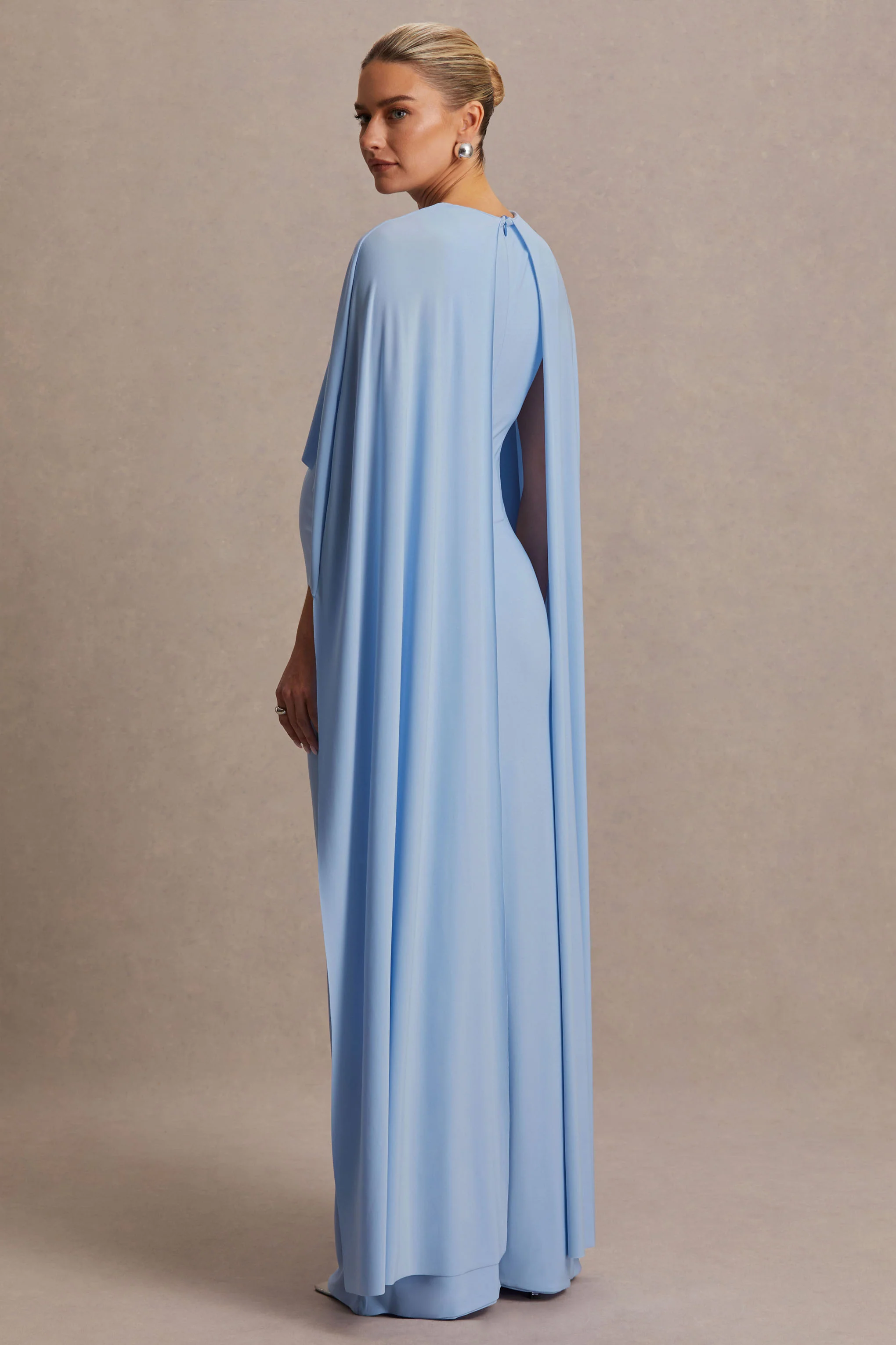 Padma | Poederblauwe Draperende Zwangerschaps Maxi Jurk Met Cape Mouwen - Image 2
