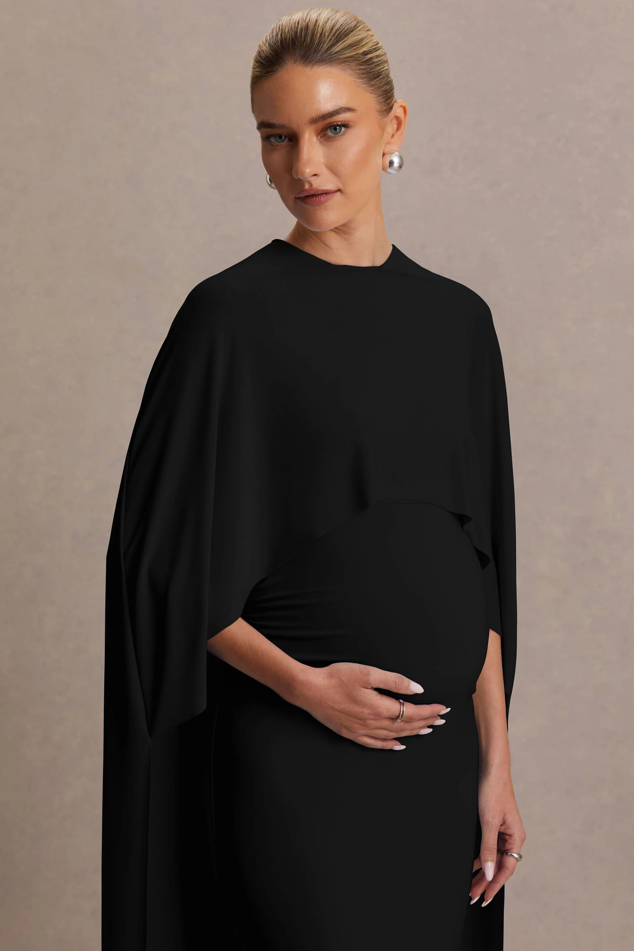 Padma | Zwarte Draperende Zwangerschaps Maxi Jurk Met Cape Mouwen - Image 6