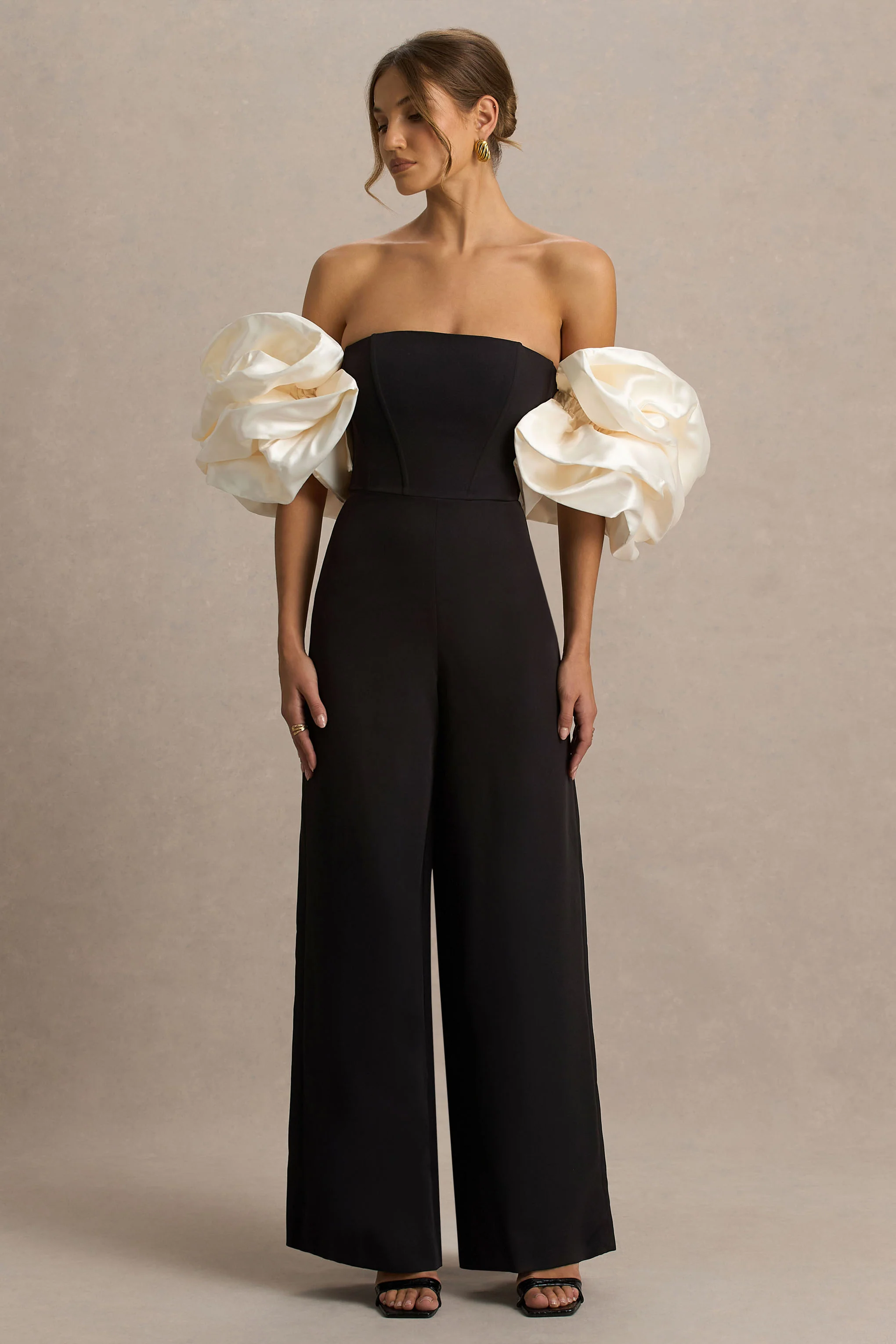 Panama | Zwarte Bardot Jumpsuit Met Crème Pof Mouwen - Image 4