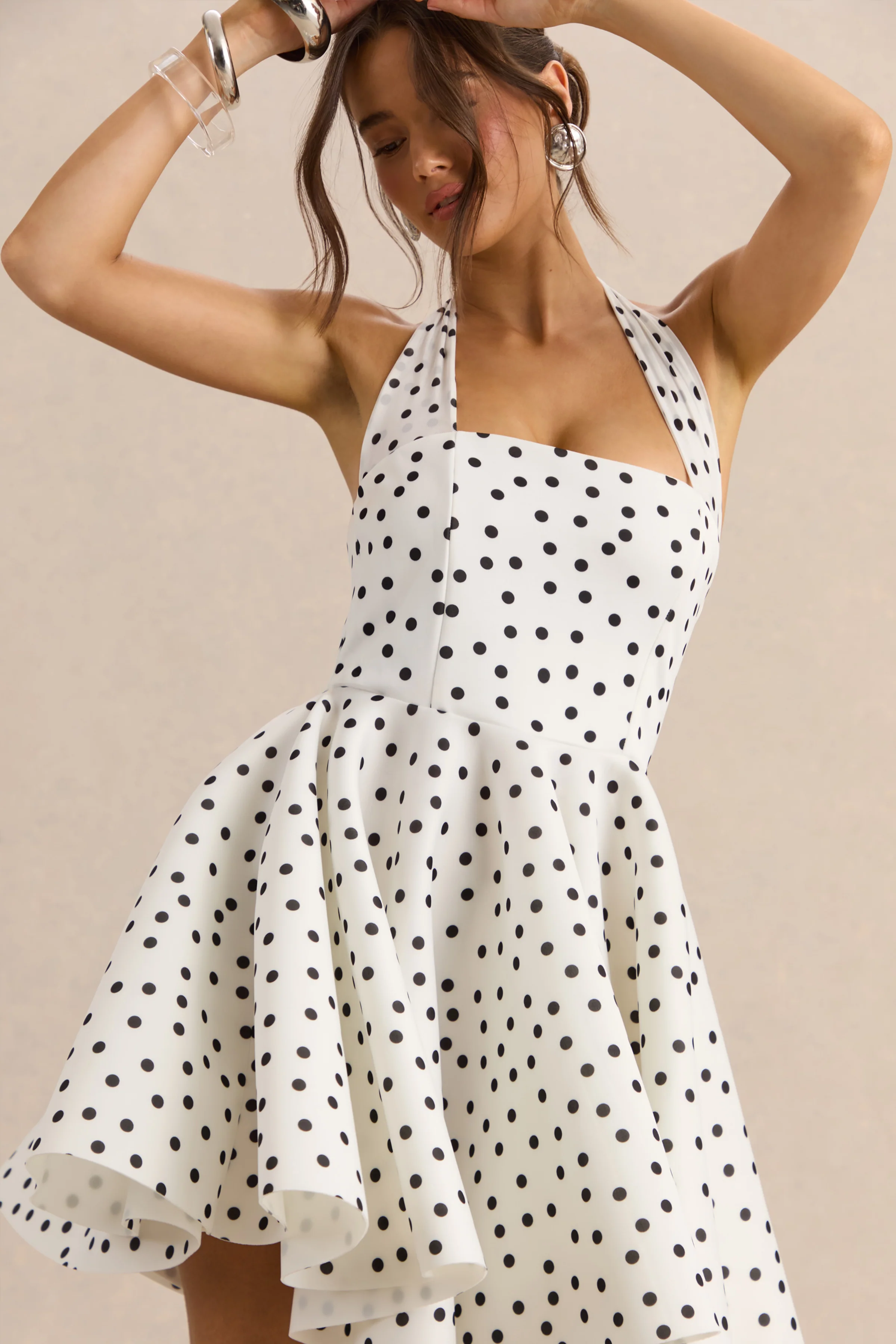 Peggy | Wit & Zwarte Stippen Print Skater Mini Jurk Met Halternek - Image 3