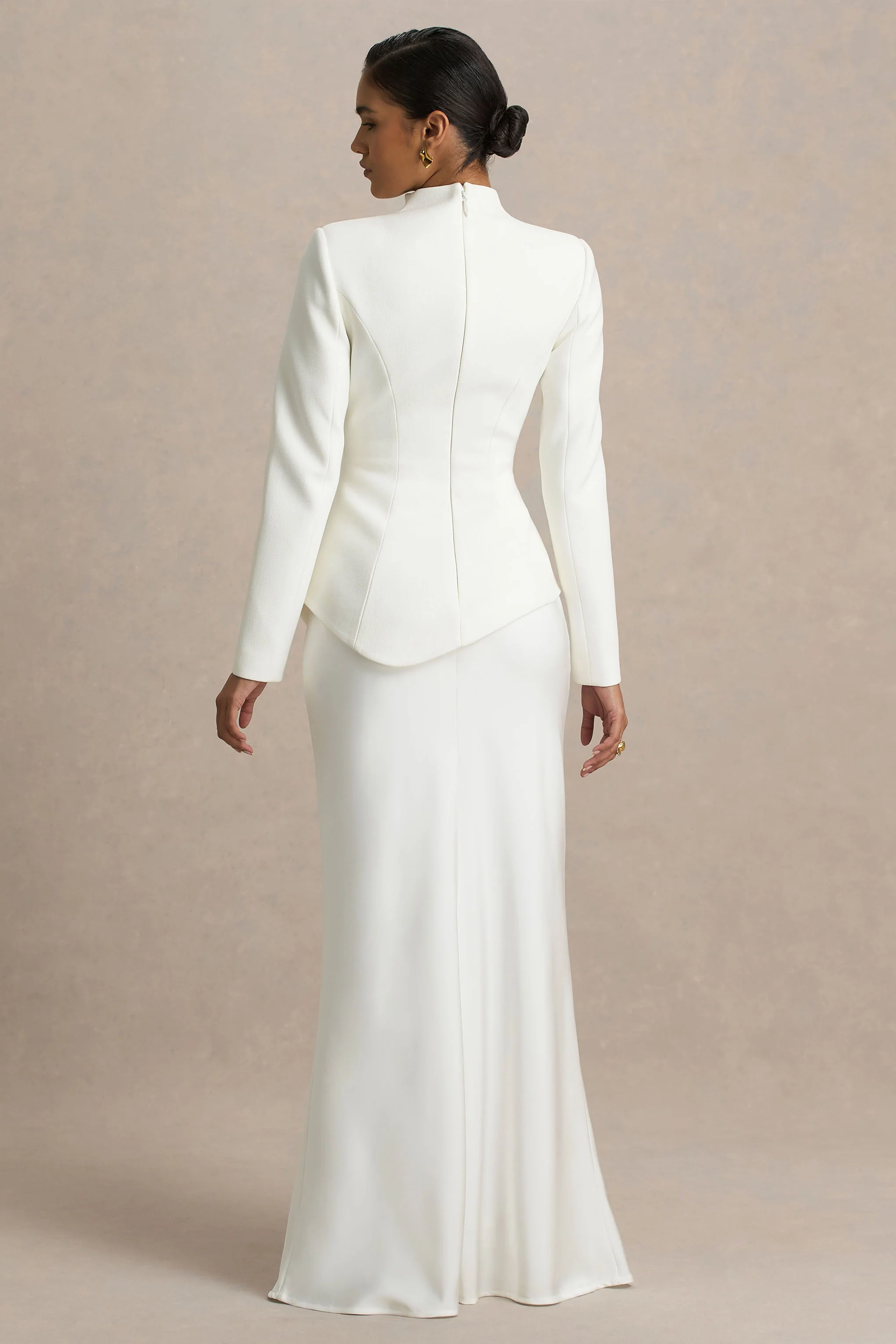 Pepita | Crème Hogehals Getailleerde Maxi Jurk Met Verlaagde Taille En Satijnen rok - Image 3