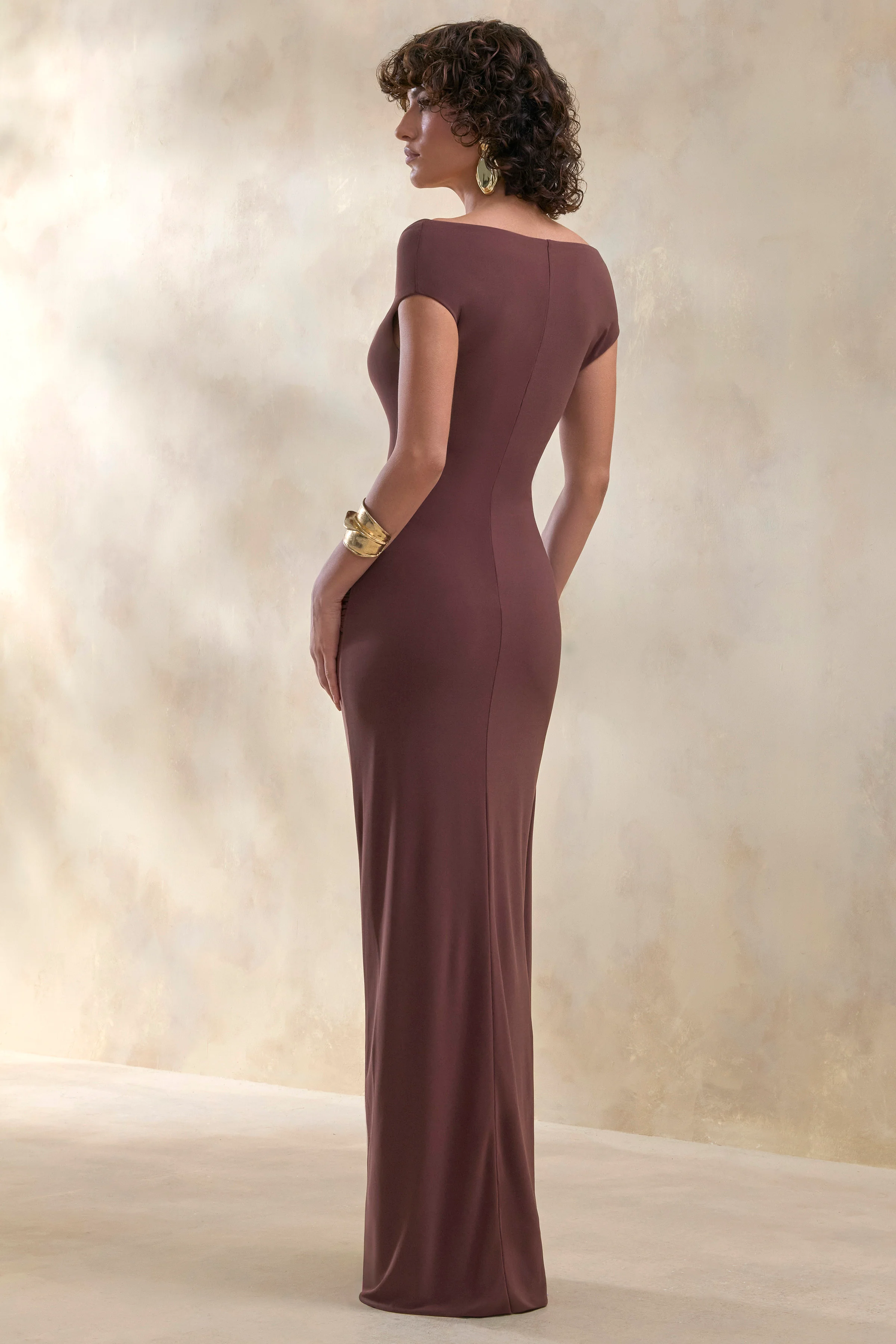 Petronia | Bruine V-Hals Maxi Jurk met Overslagdetail - Image 2