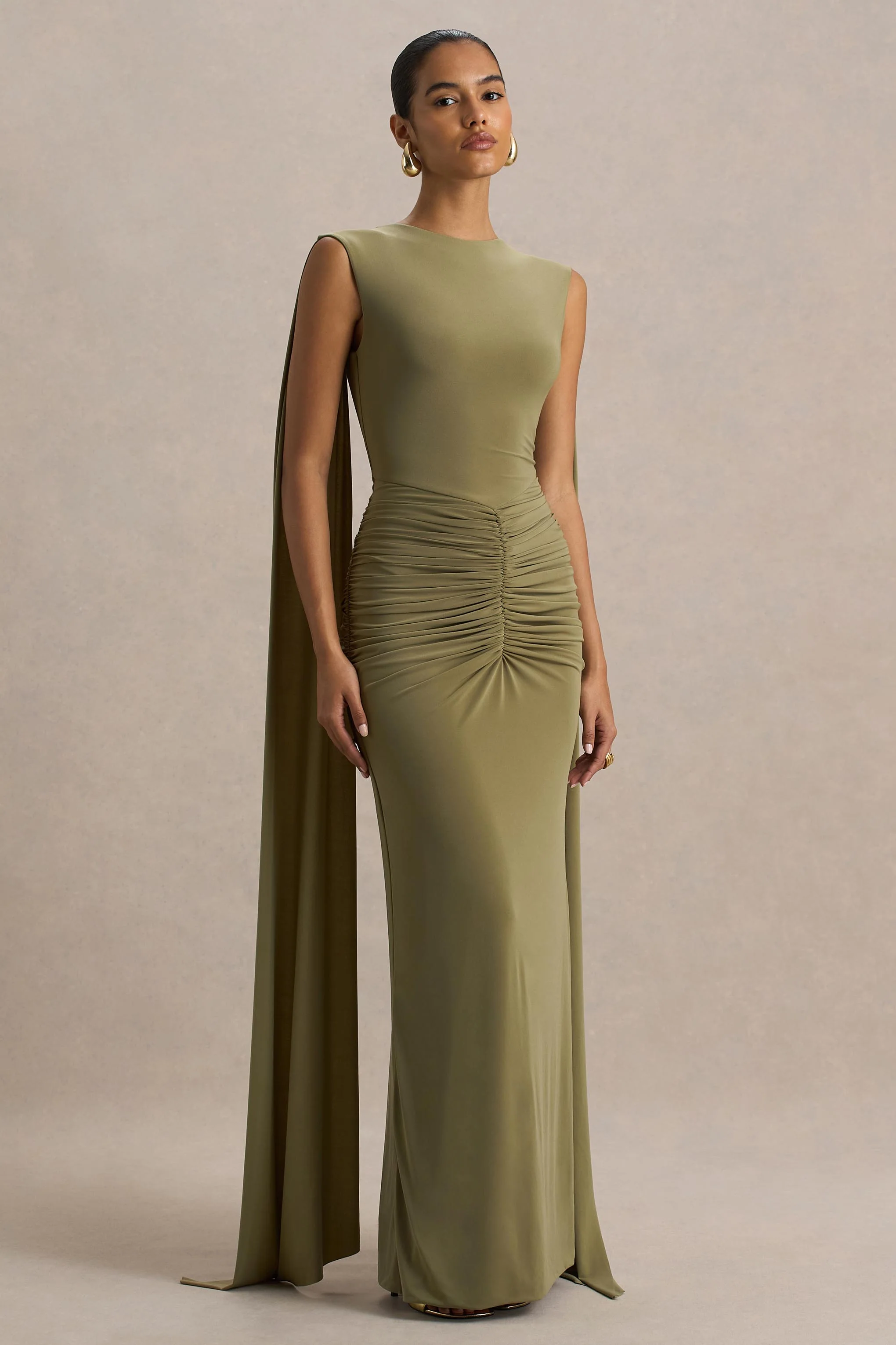 Premiere | Olijfgroene Boot Hals Maxi Jurk Met Open Rug En Cape Mouwen - Image 2