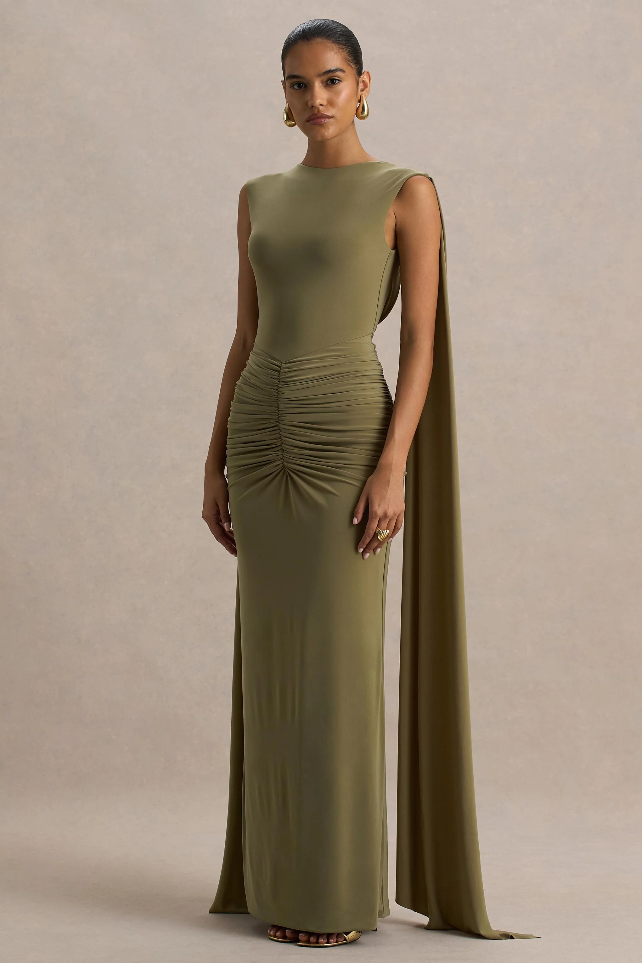 Premiere | Olijfgroene Boot Hals Maxi Jurk Met Open Rug En Cape Mouwen - Image 3