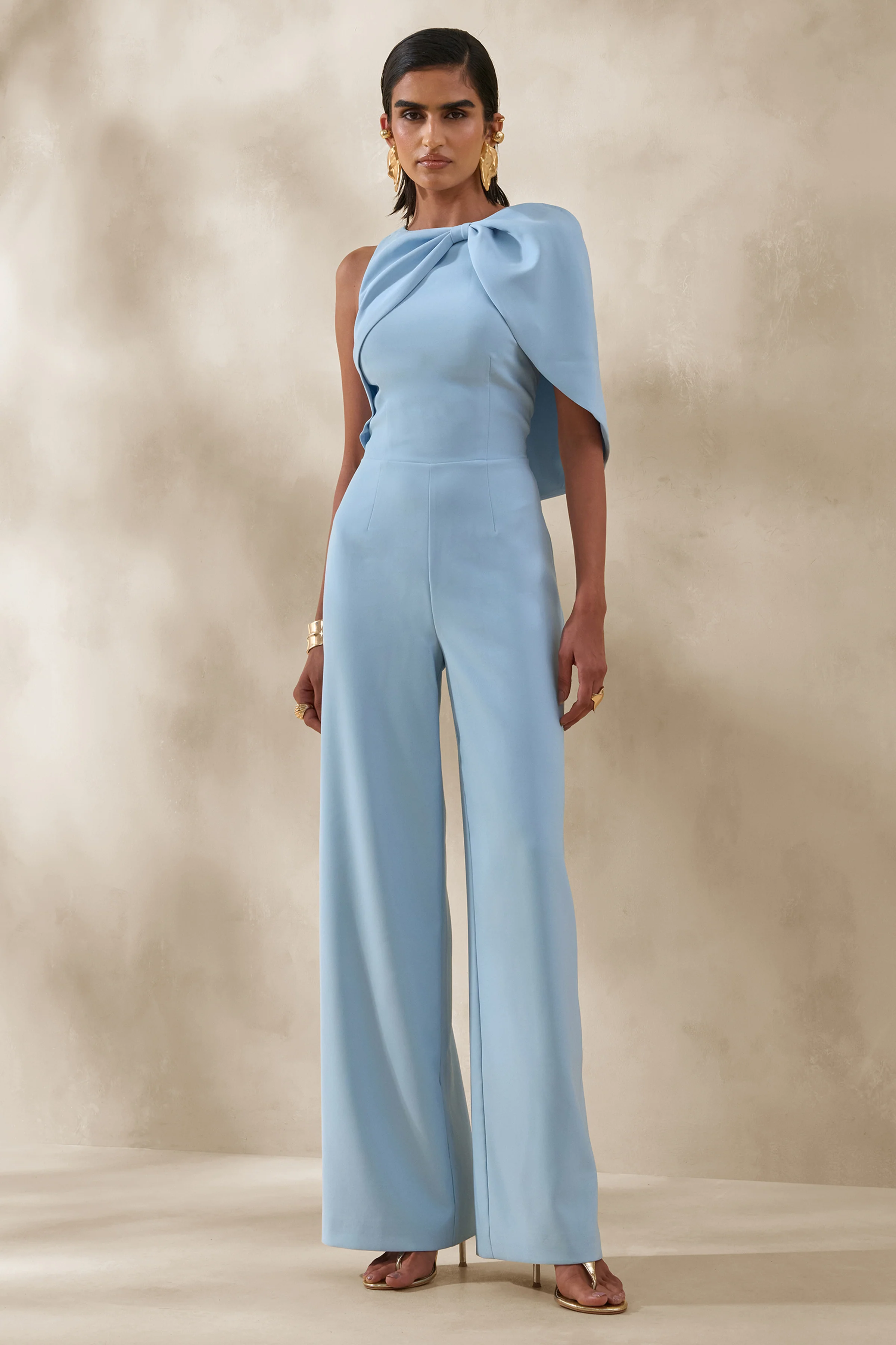 Quinley | Poederblauwe Jumpsuit Met Asymmetrische Hals En Cape Mouwen - Image 3