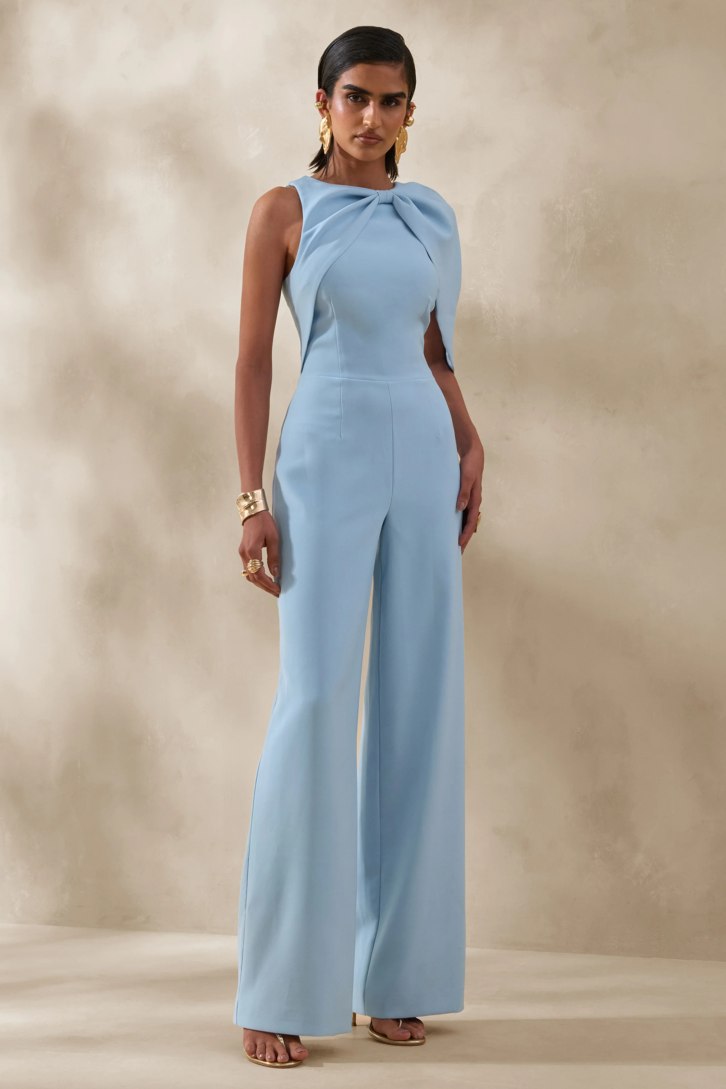 Quinley | Poederblauwe Jumpsuit Met Asymmetrische Hals En Cape Mouwen - Image 4
