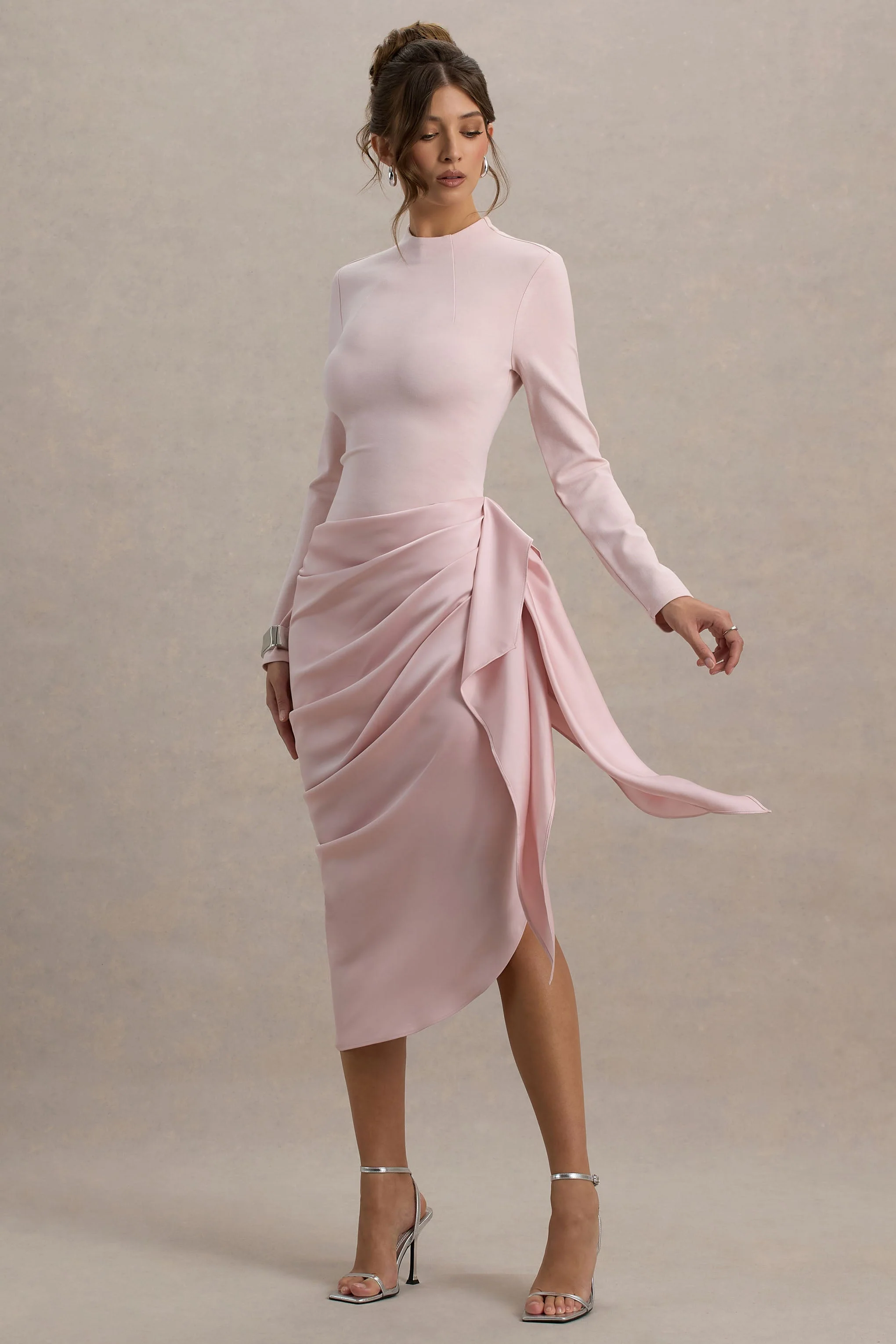 Raffie | Roze Midi Jurk Met Lange Mouwen En Satijnen Overslag Rok - Image 4