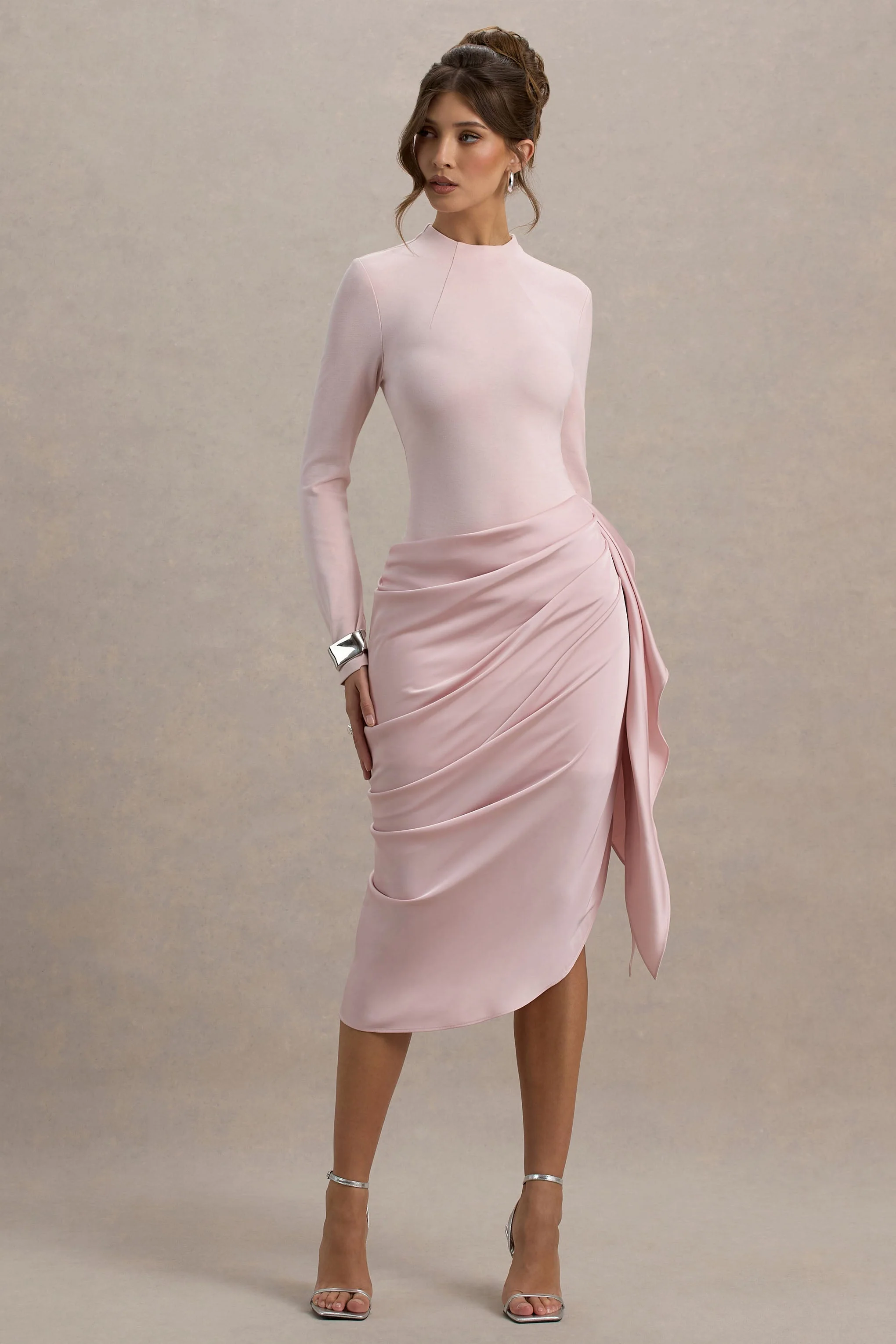 Raffie | Roze Midi Jurk Met Lange Mouwen En Satijnen Overslag Rok - Image 5