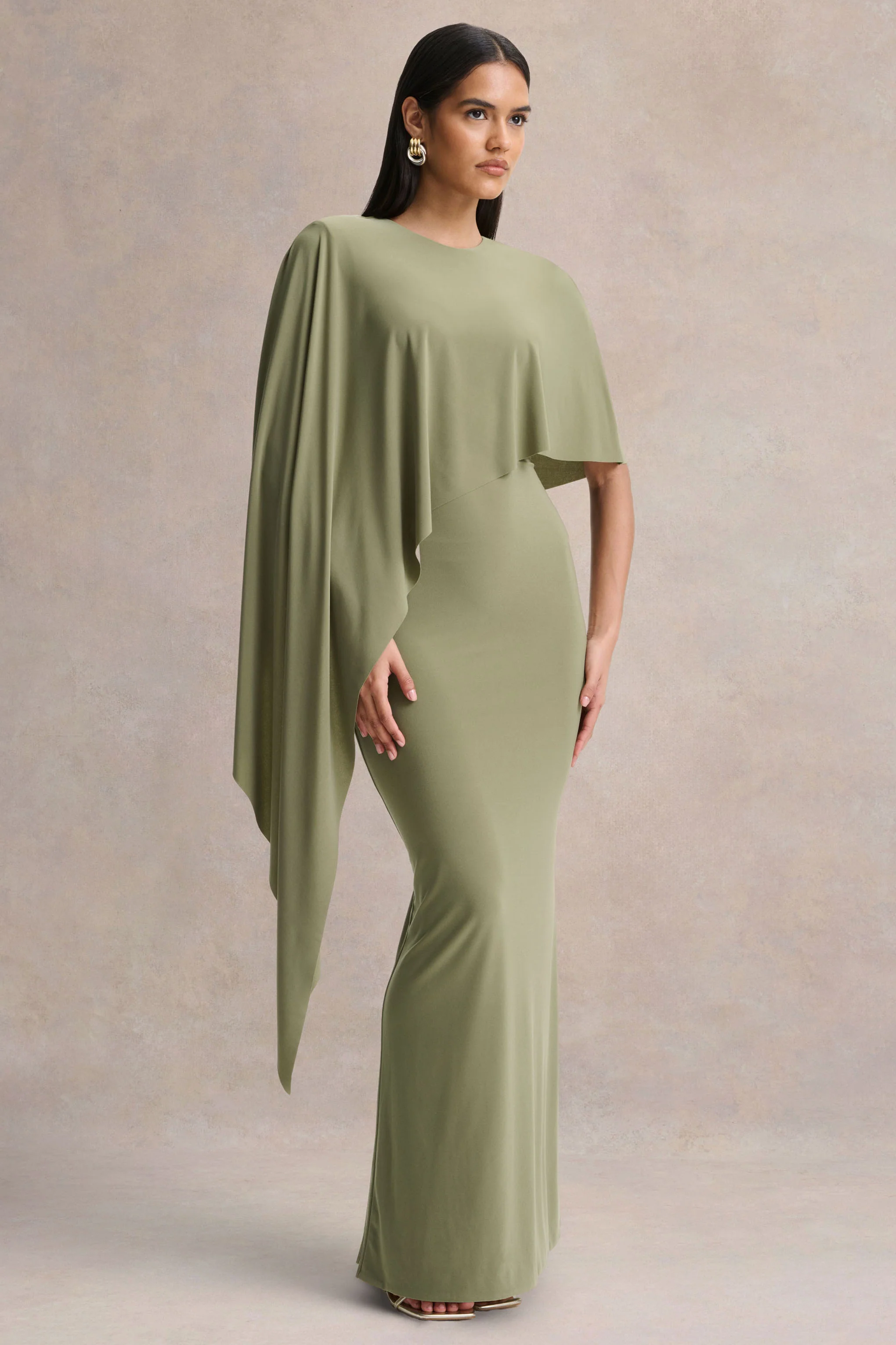Ravena | Olijfgroene Ronde-Hals Maxi Jurk Met Asymmetrische Cape Mouw - Image 5