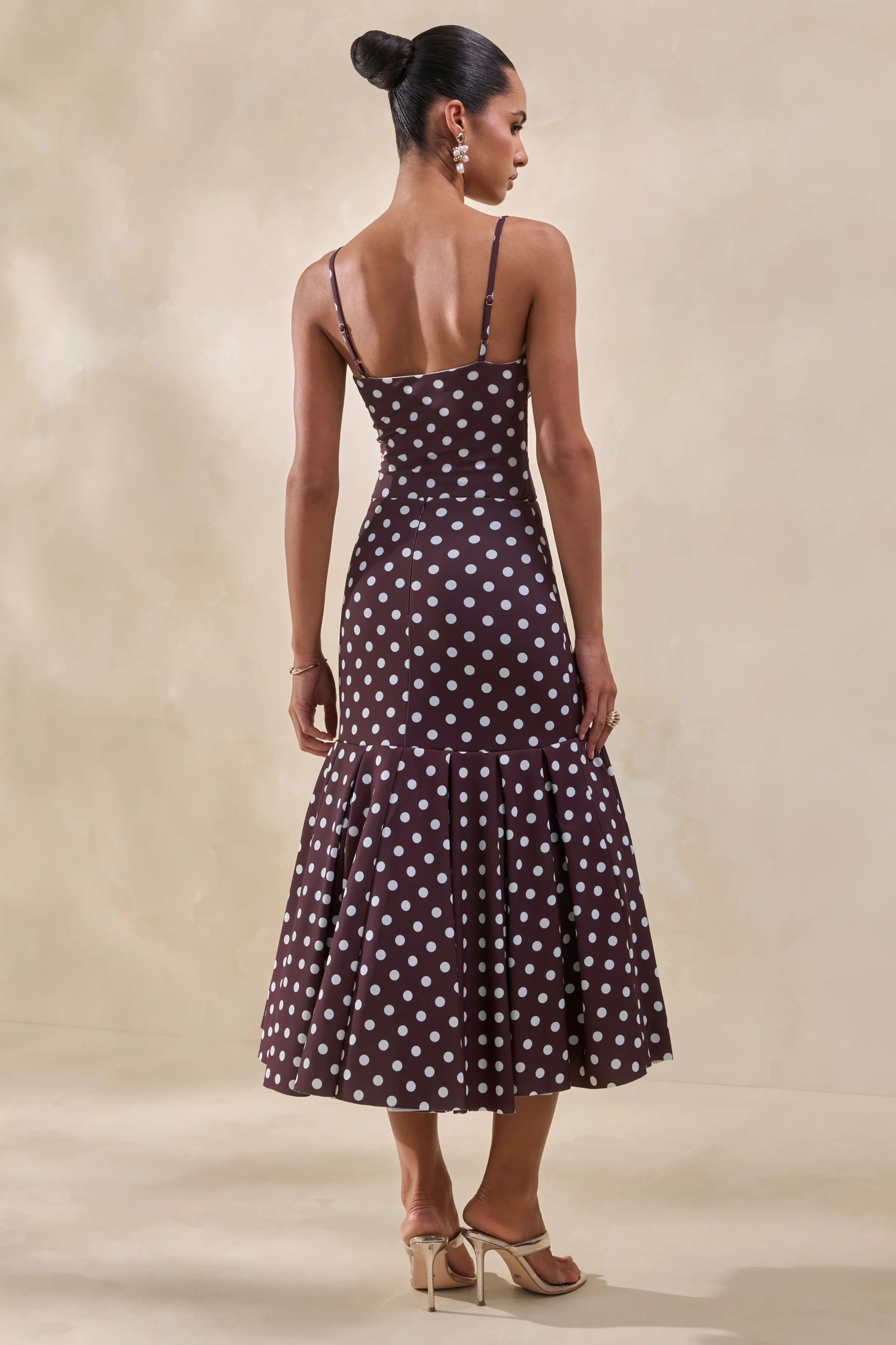 Rayna | Bruine Polkadot Bodysuit Met V-Hals - Image 3