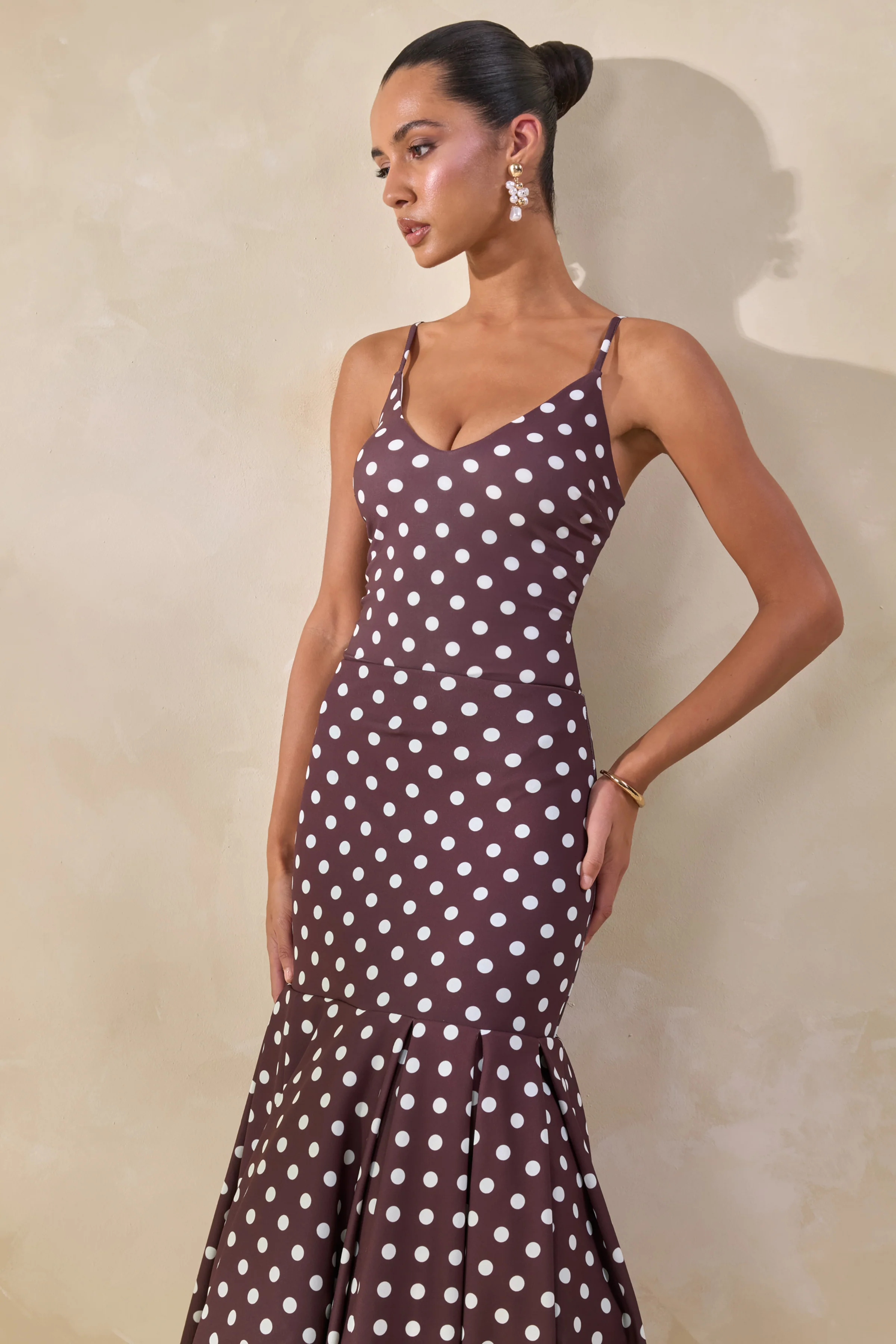 Rayna | Bruine Polkadot Bodysuit Met V-Hals - Image 4
