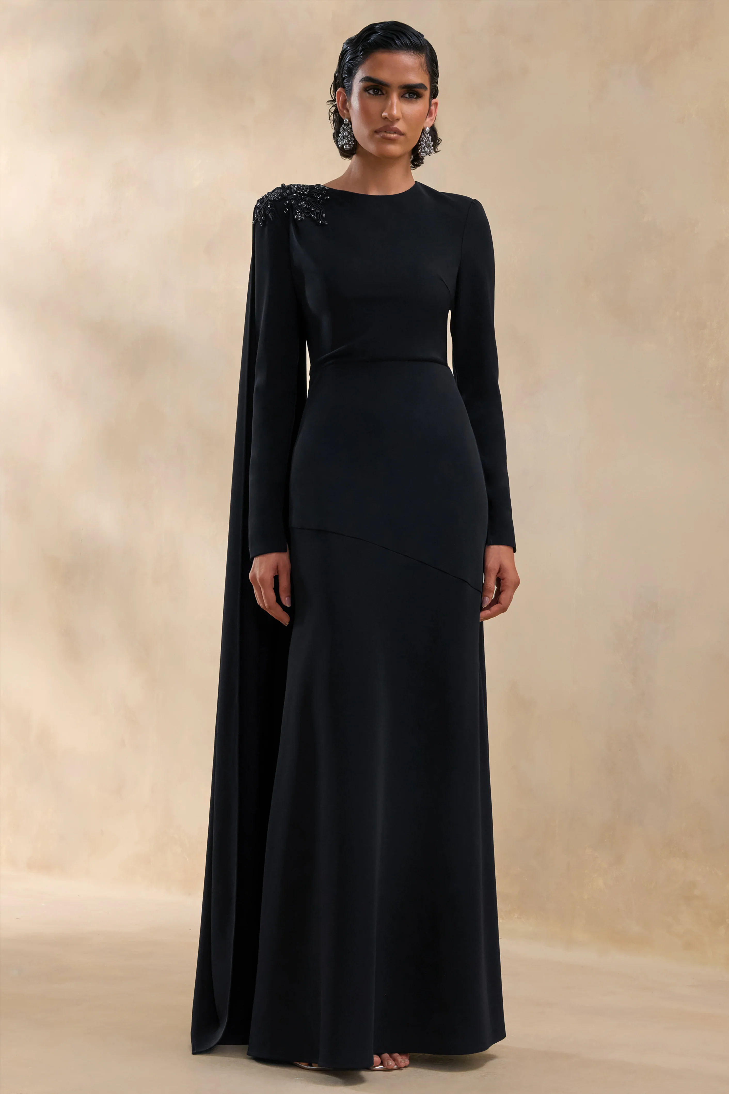Reese | Zwarte Hoge Hals Maxi Jurk Met Versiering Detail En Ceintuur