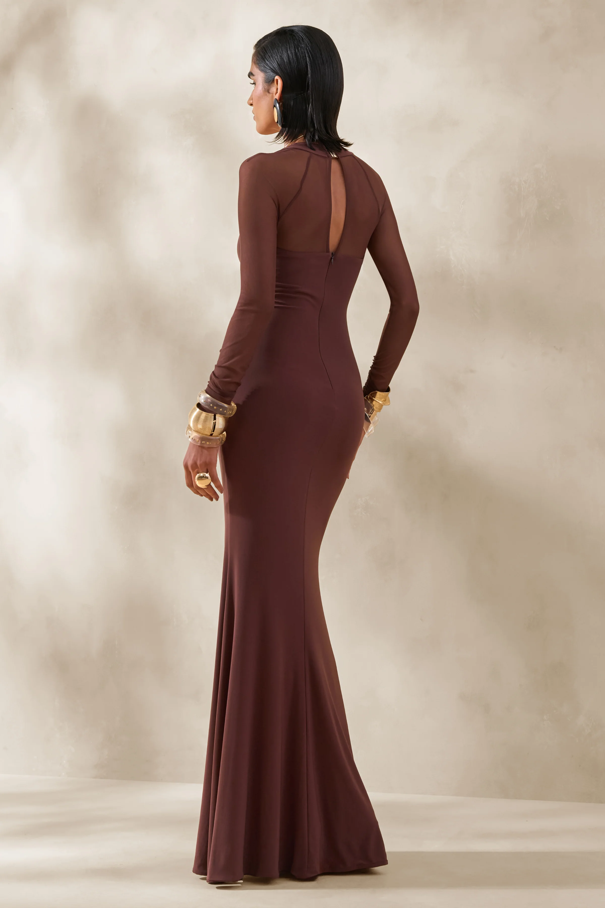 Renalia | Bruine Maxi Jurk met Vierkante Hals en Lange Mesh Mouwen - Image 2