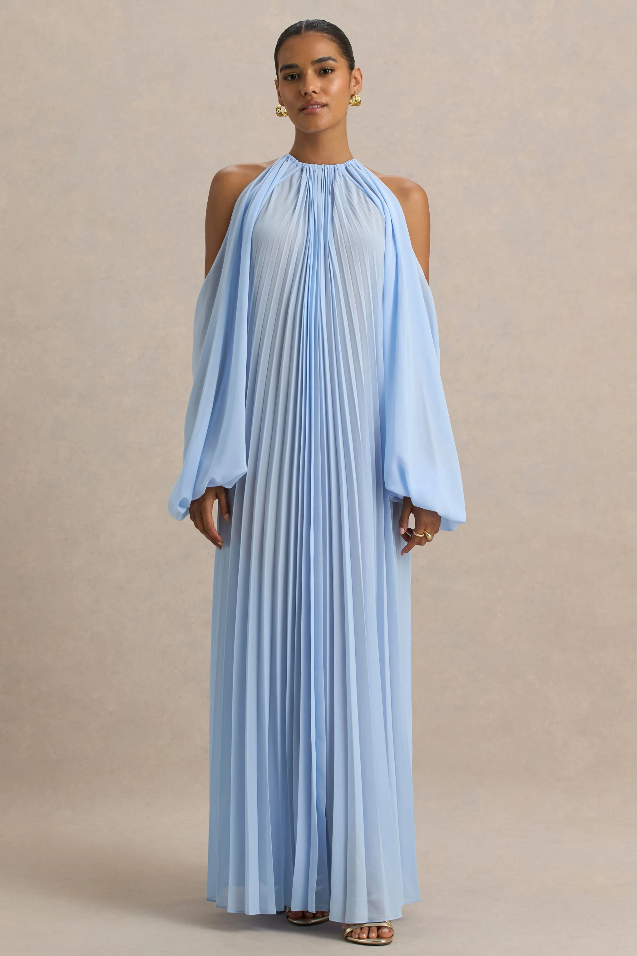 Reyna | Poederblauwe Gerimpeld Chiffon Maxi Jurk Met Blote Schouder - Image 3