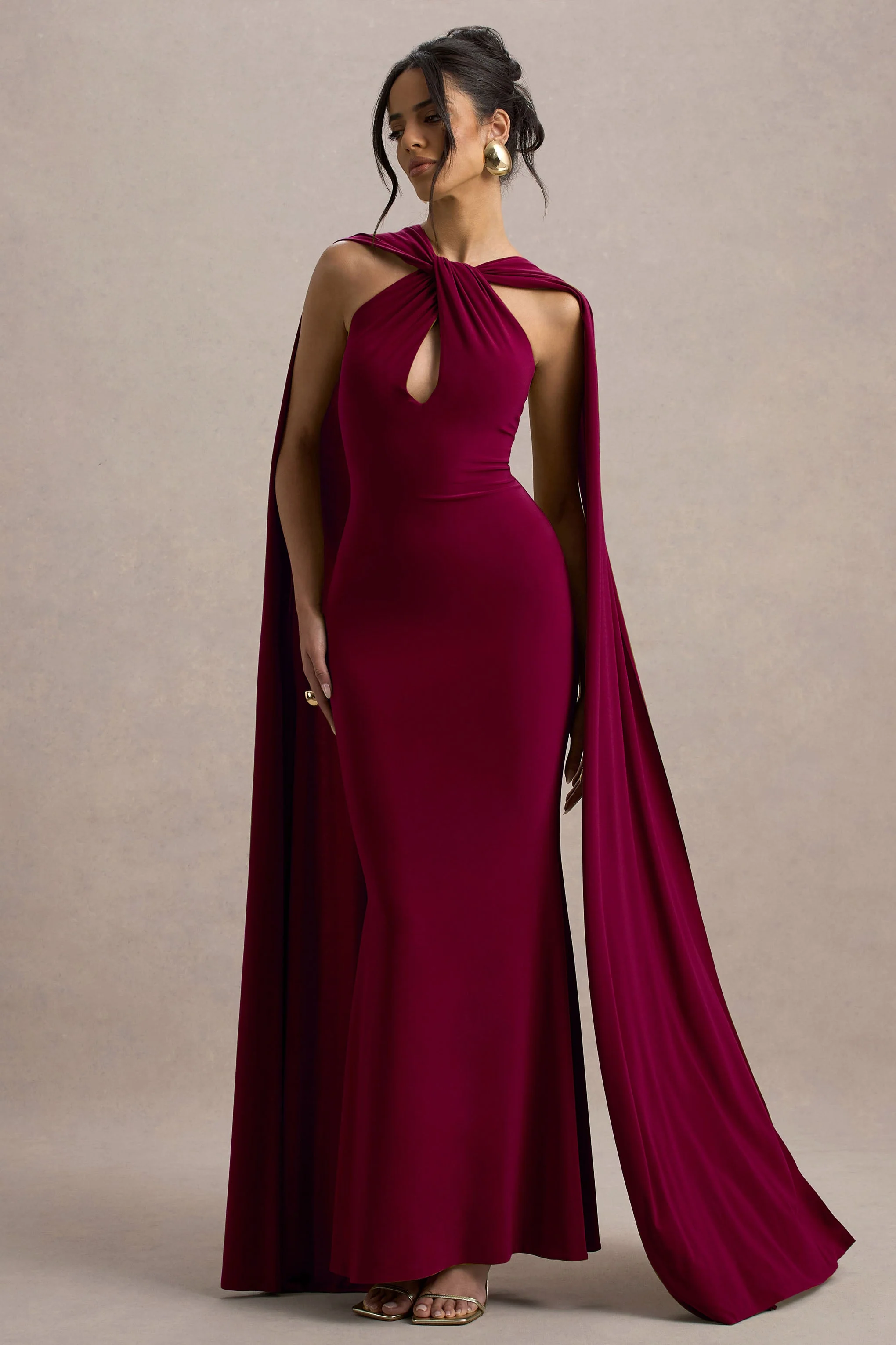 Rhoda | Bordeaux Gedraaide Halter Nek Cape Maxi Jurk - Image 4