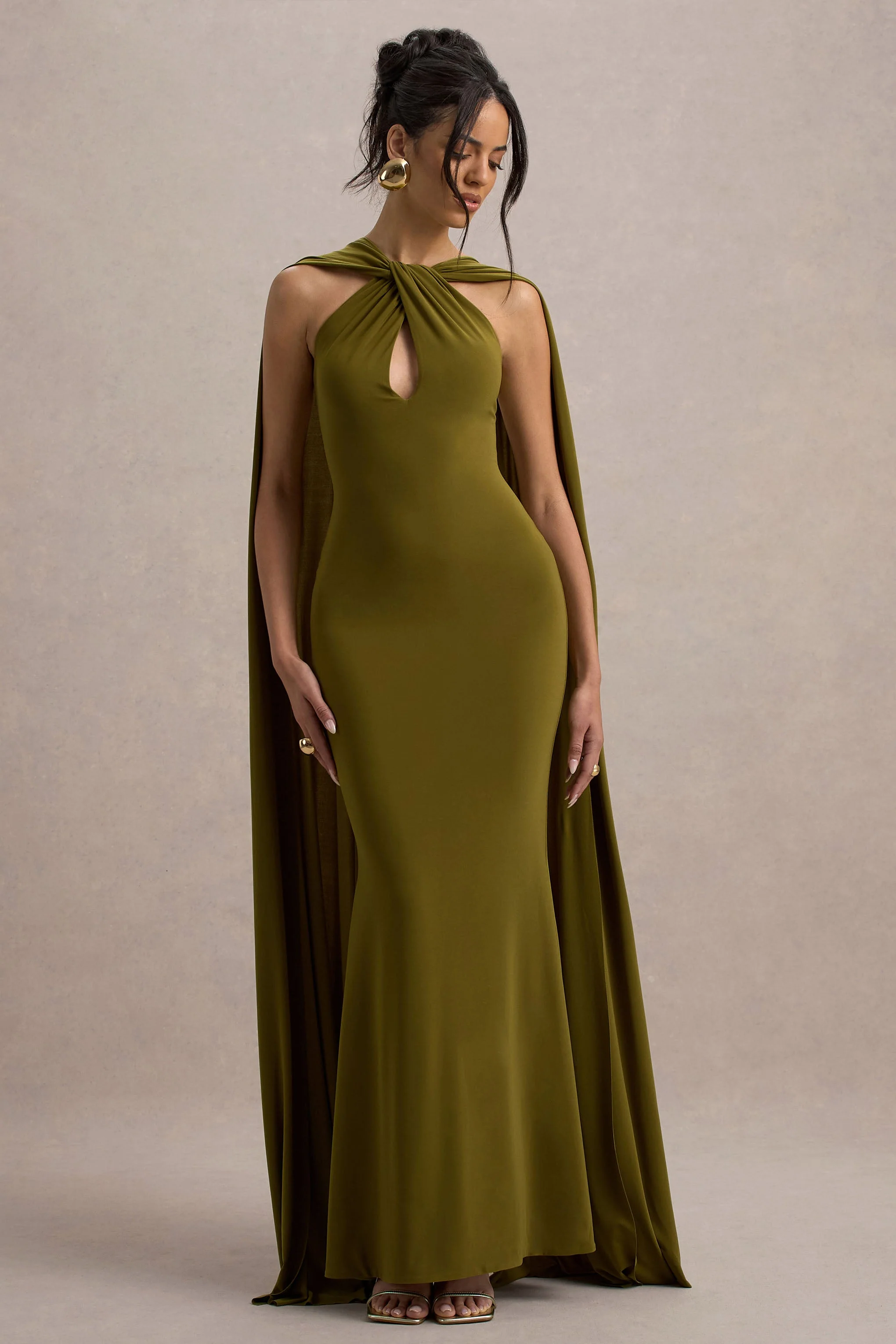 Rhoda | Groene Gedraaide Halter Nek Maxi Jurk Met Cape - Image 5