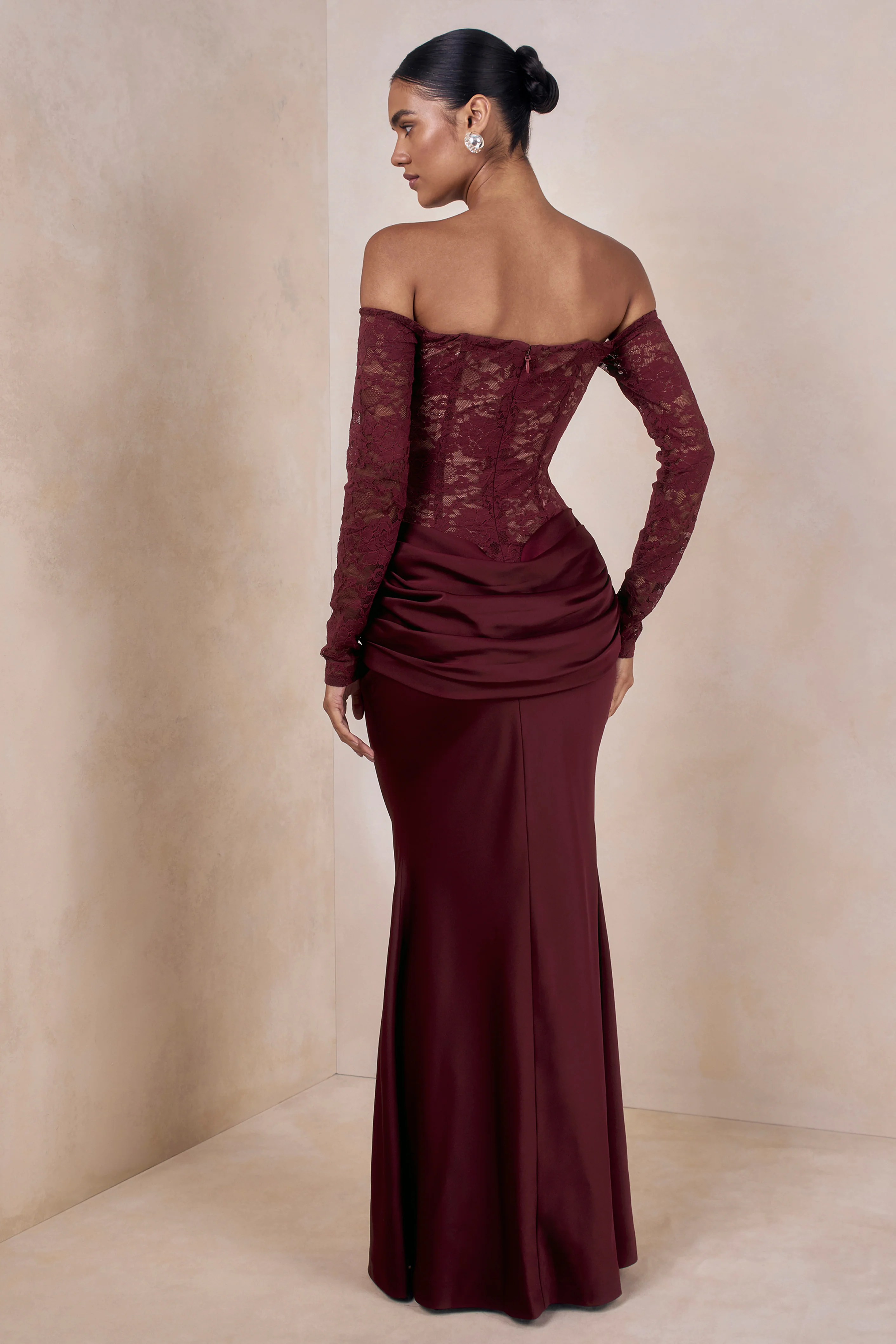 Rinna | Bordeaux Kanten Maxi Jurk Met Bardot Hals - Image 2