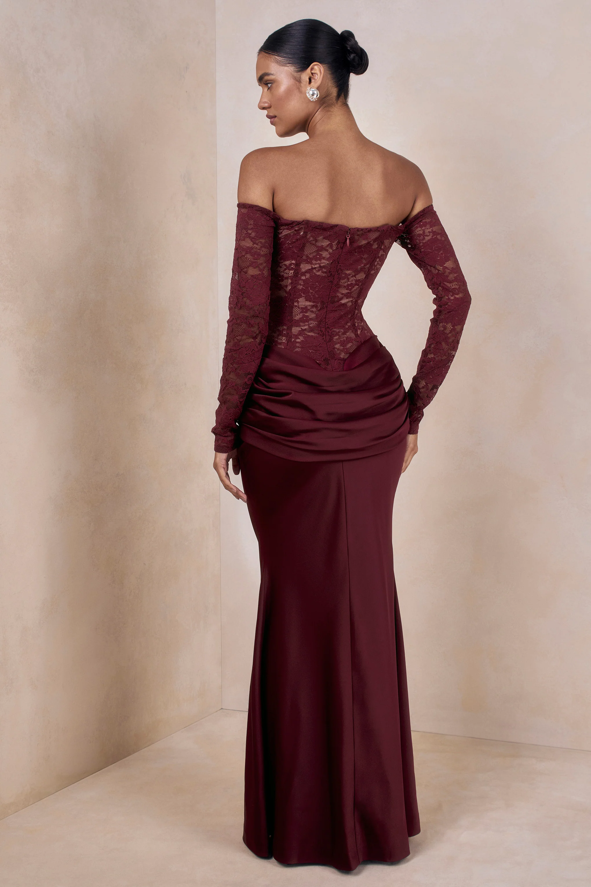 Rinna | Bordeaux Kanten Maxi Jurk Met Bardot Hals - Image 8