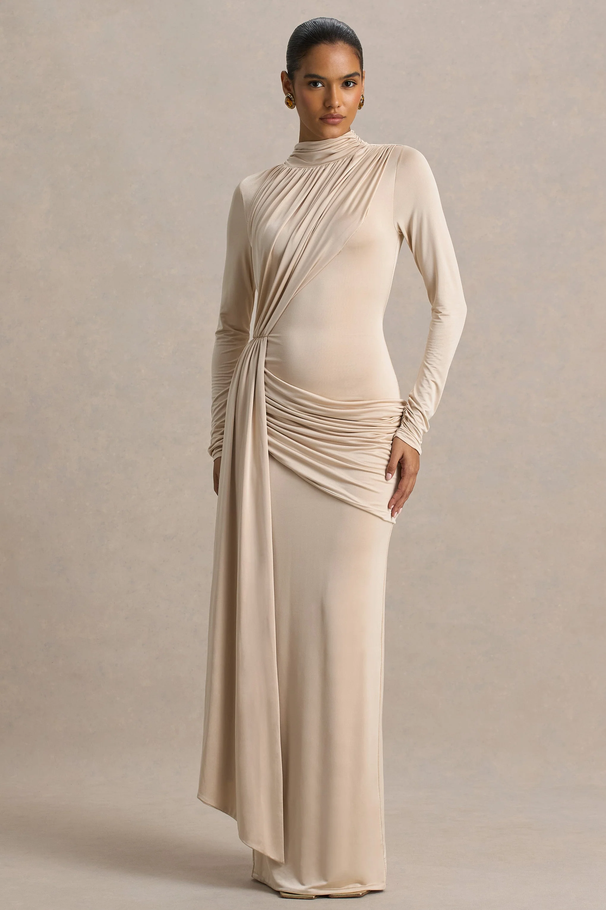 Romi | Champagne Hoge Hals Maxi Jurk Met Gerimpeld Details - Image 4