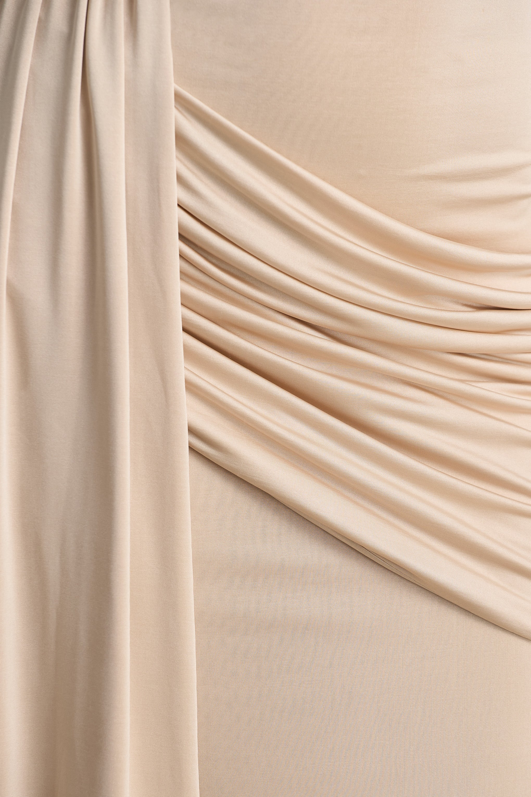 Romi | Champagne Hoge Hals Maxi Jurk Met Gerimpeld Details - Image 6