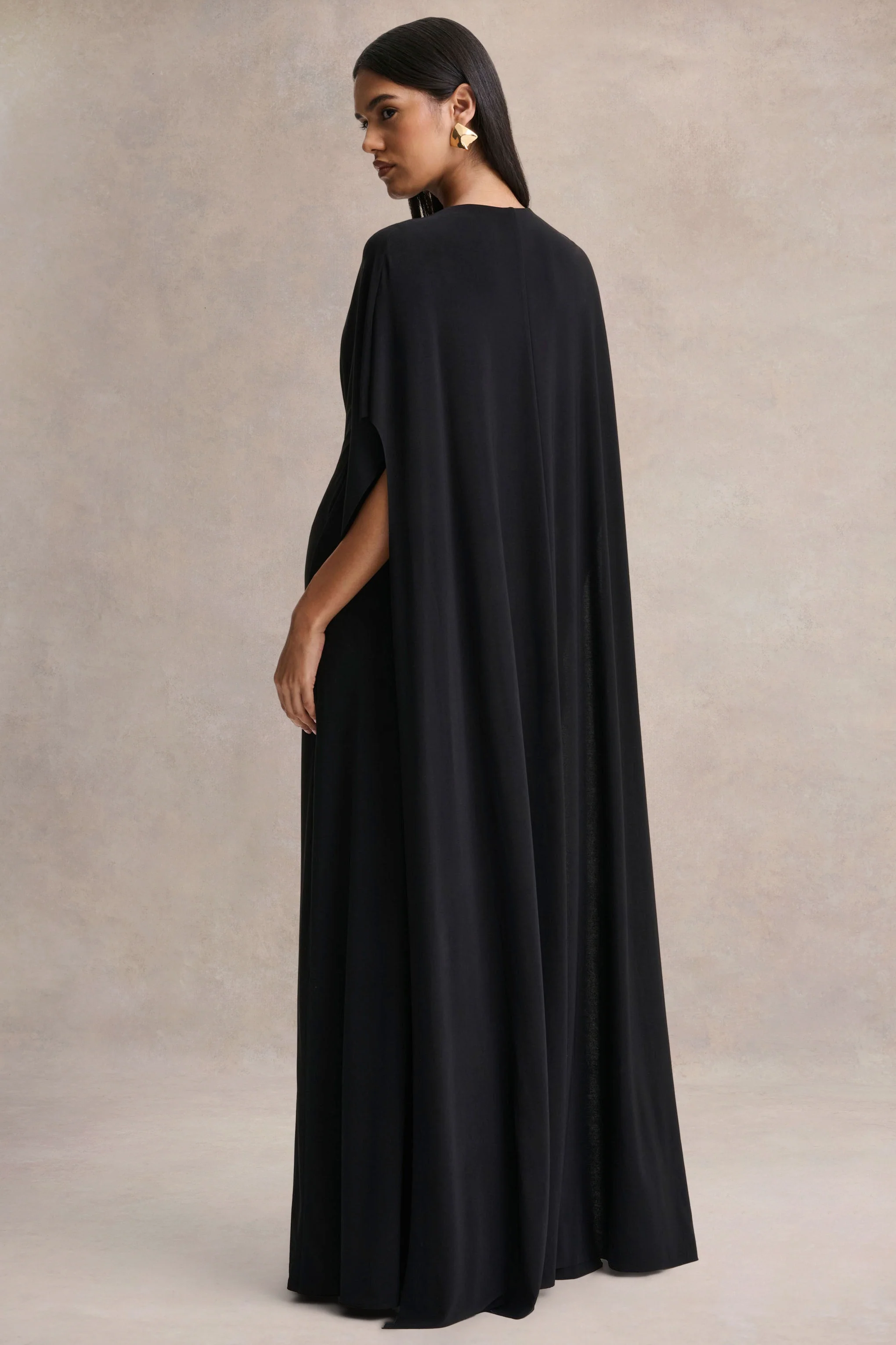 Romilly | Zwarte Diepe V-Hals Maxi Jurk met Gerimpelde Details - Image 2