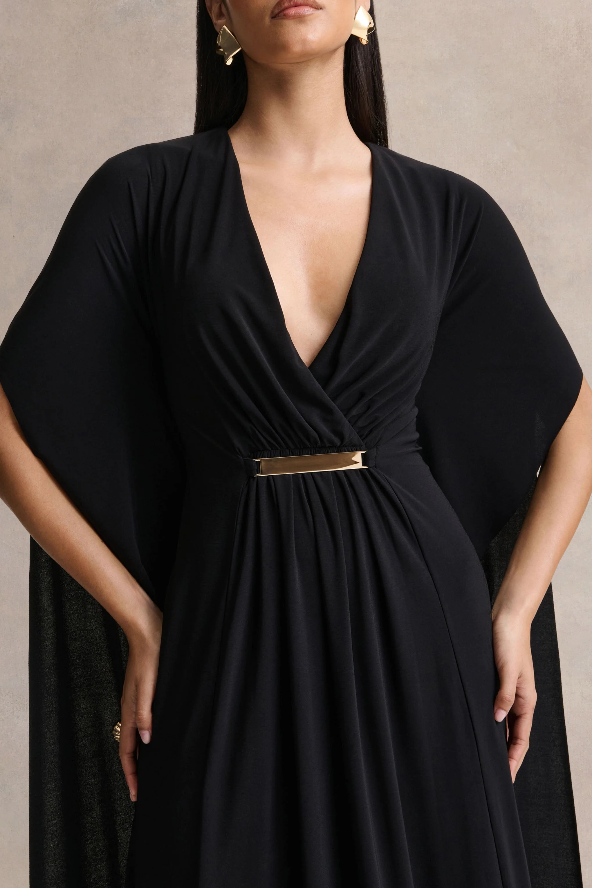 Romilly | Zwarte Diepe V-Hals Maxi Jurk met Gerimpelde Details - Image 3