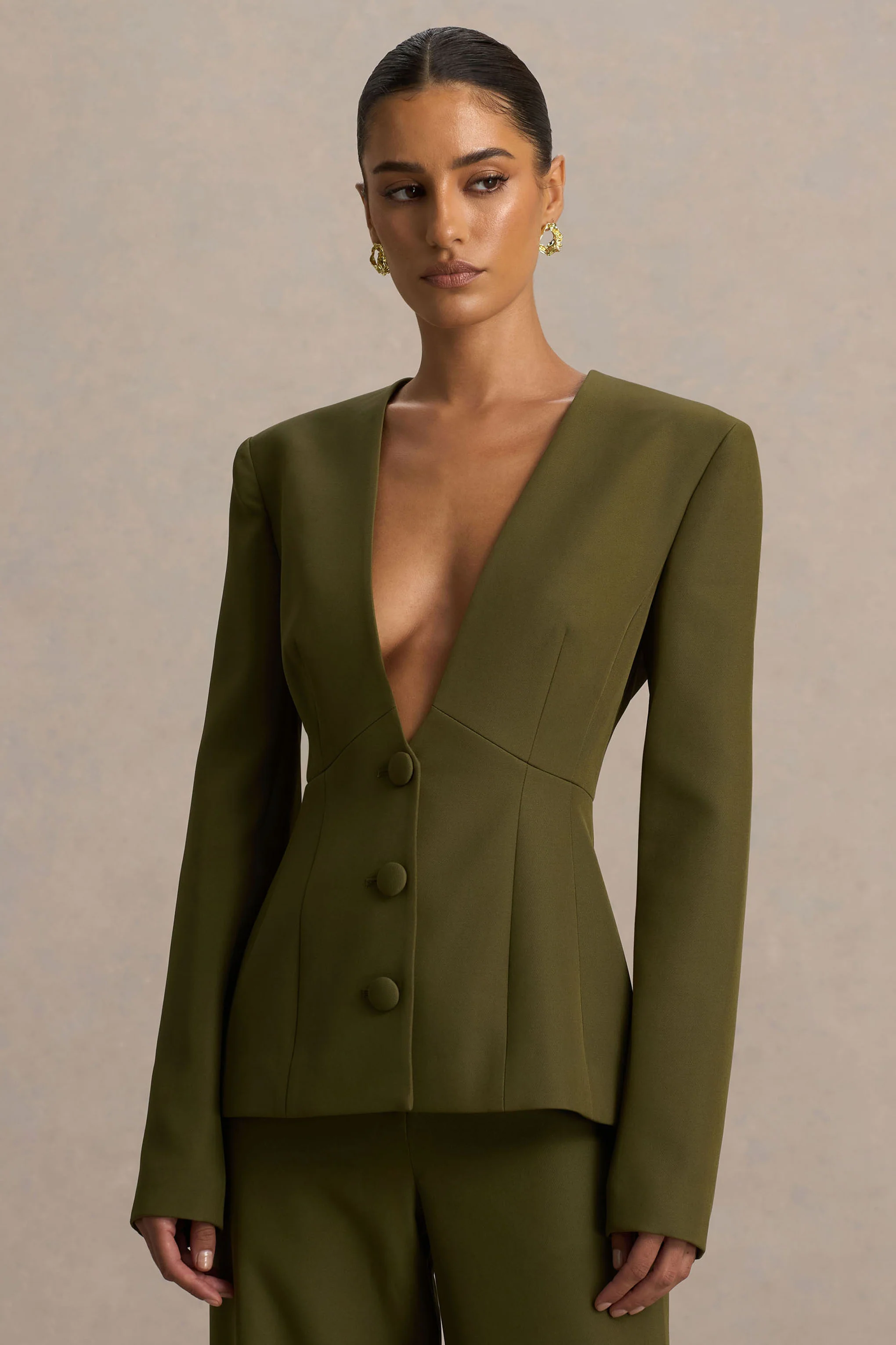 Rosalina | Olijfgroene Getailleerde Blazer Met  Extreme V-hals - Image 5