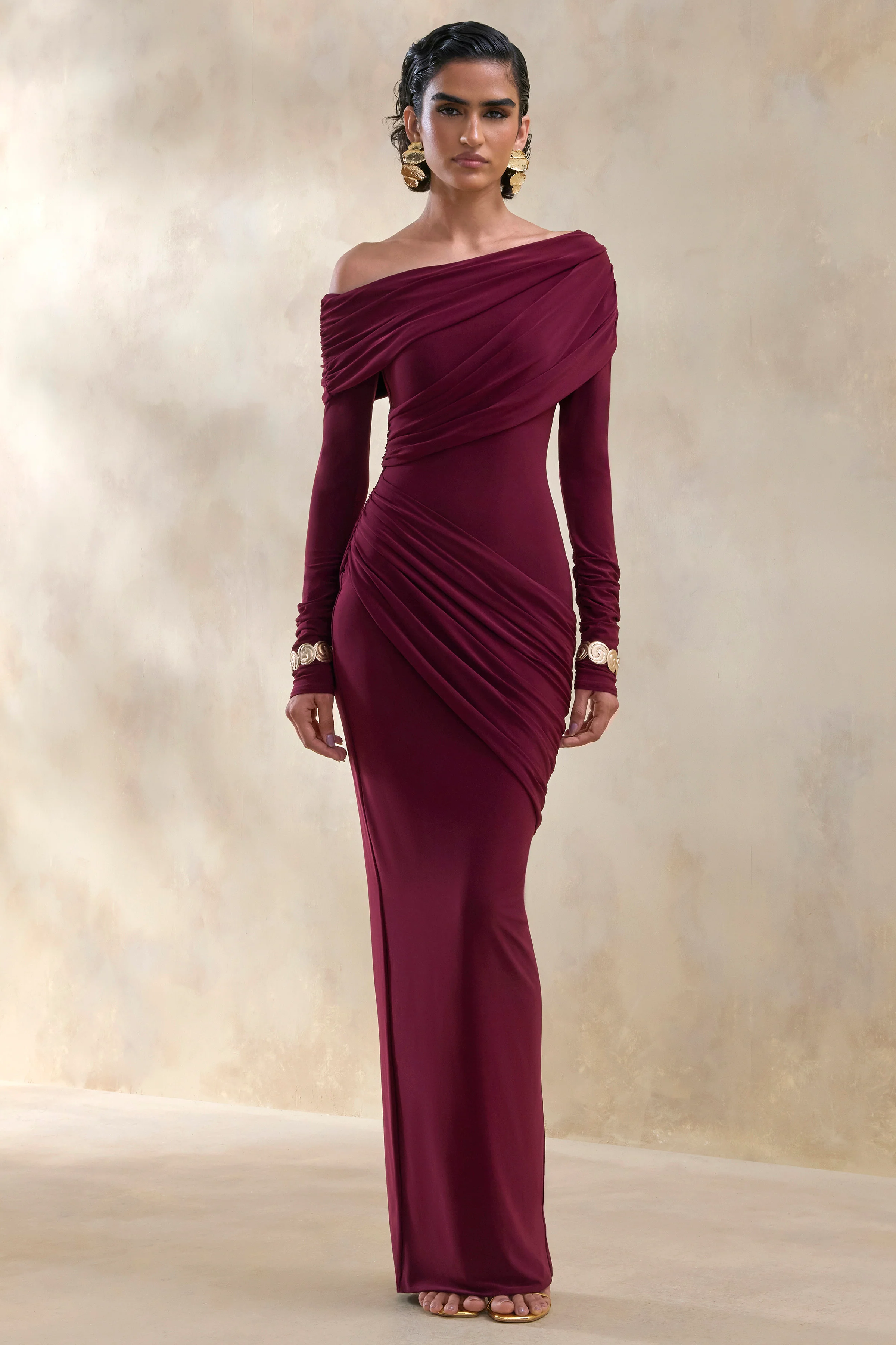 Rosirene | Bordeaux Maxi Jurk met Asymmetrische Hals en Draperende Details