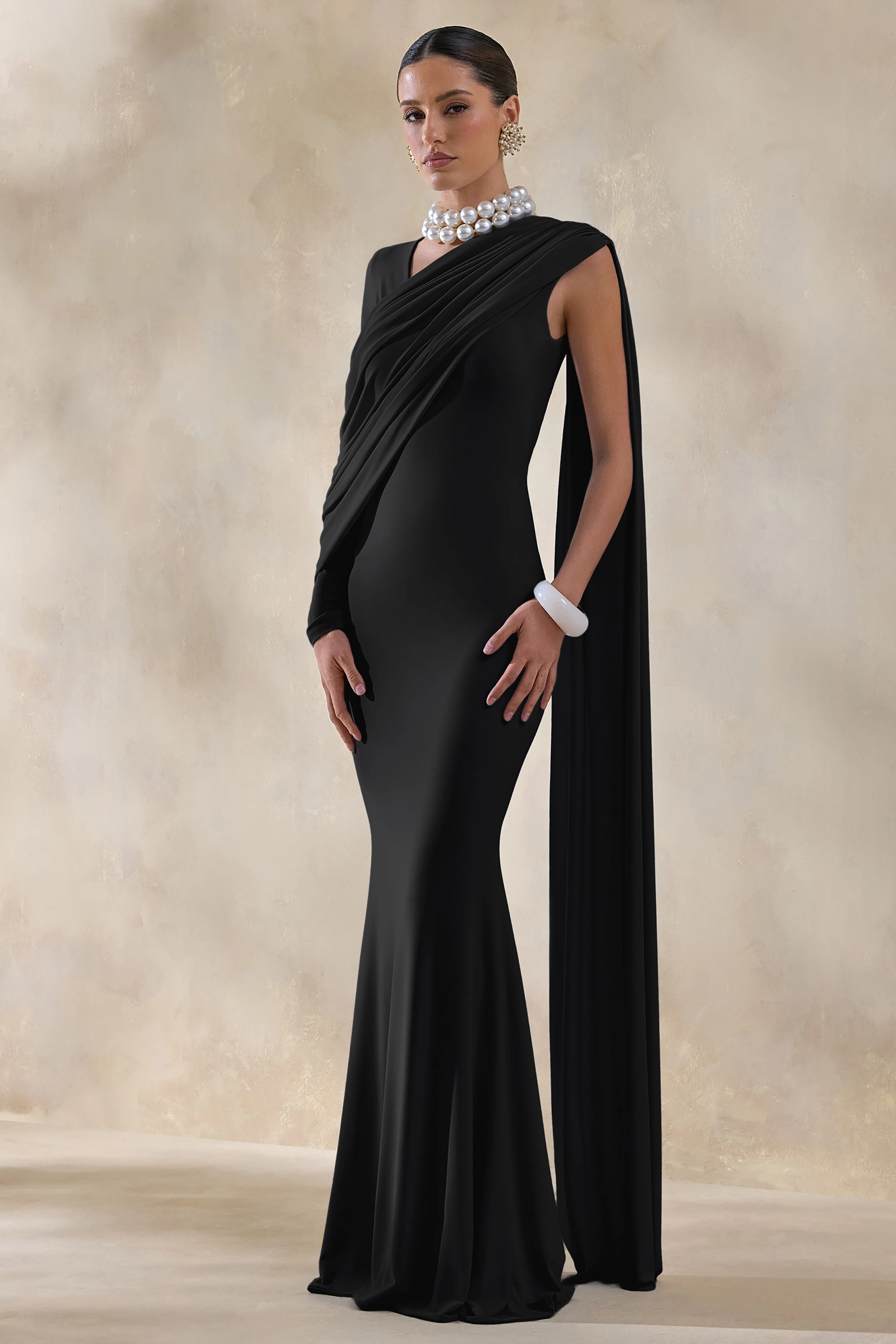 Rubelle | Zwarte Asymmetrische Maxi Jurk Met Drapering Detail - Image 4