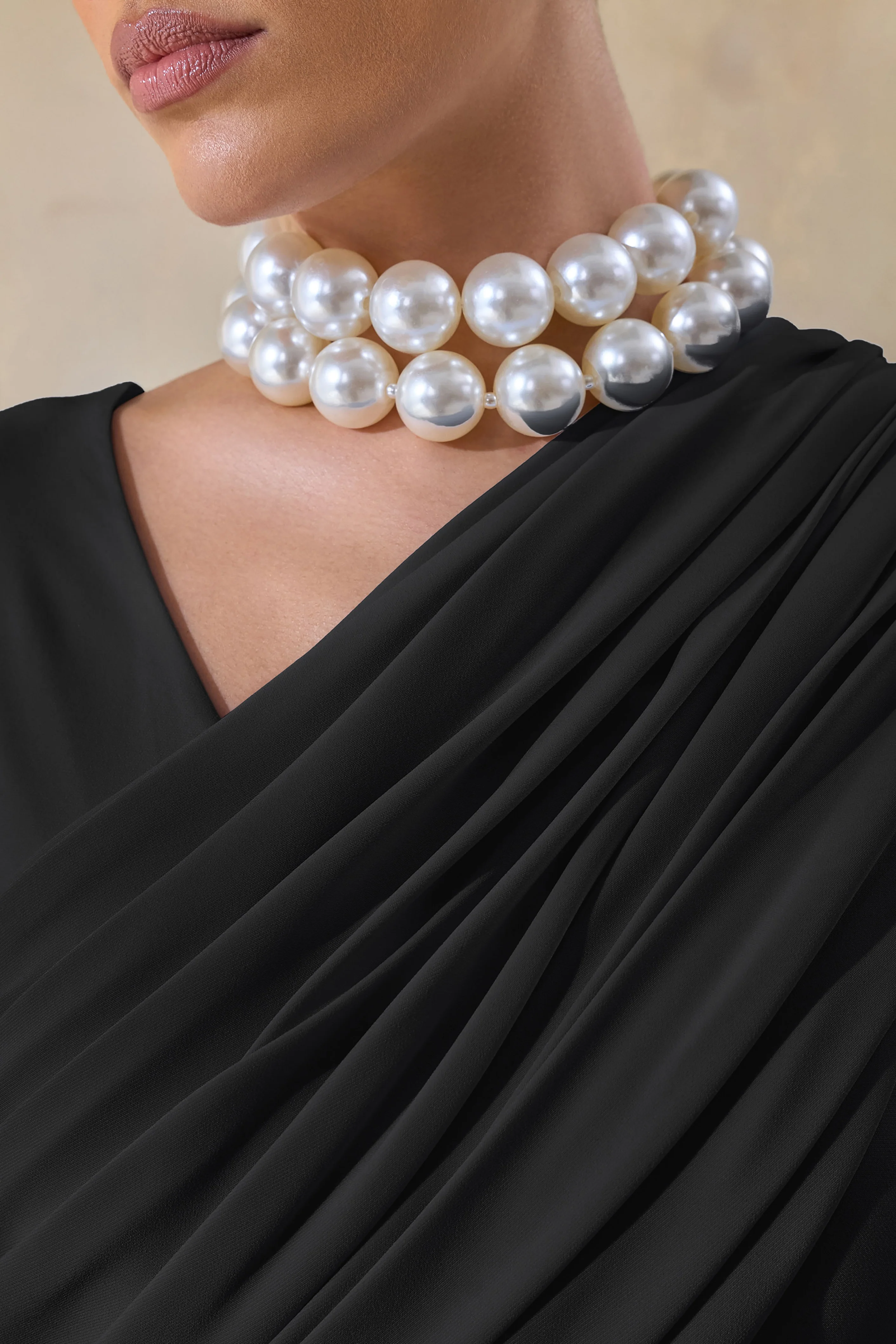 Rubelle | Zwarte Asymmetrische Maxi Jurk Met Drapering Detail - Image 6
