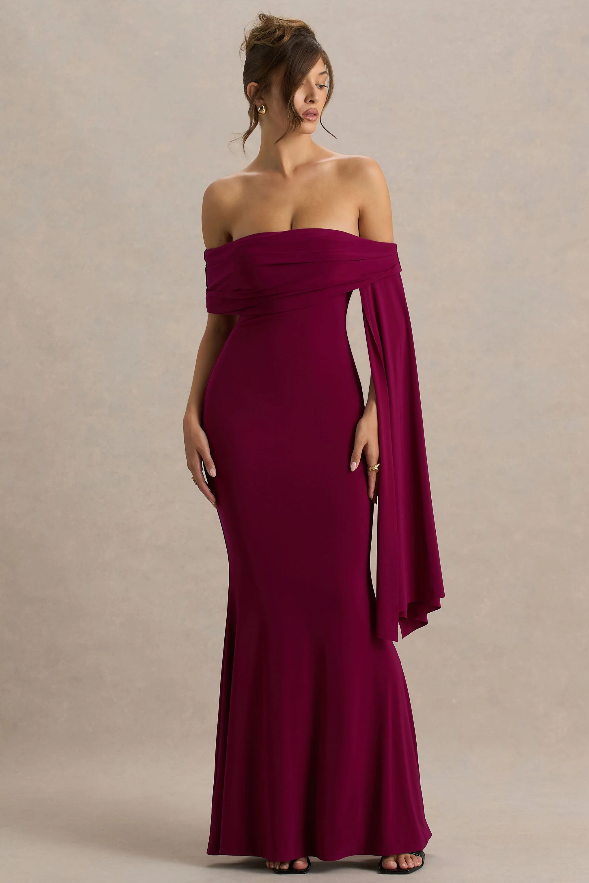 Saffina | Bordeaux Bardot Hals Maxi Jurk Met Sjerp Detail - Image 4