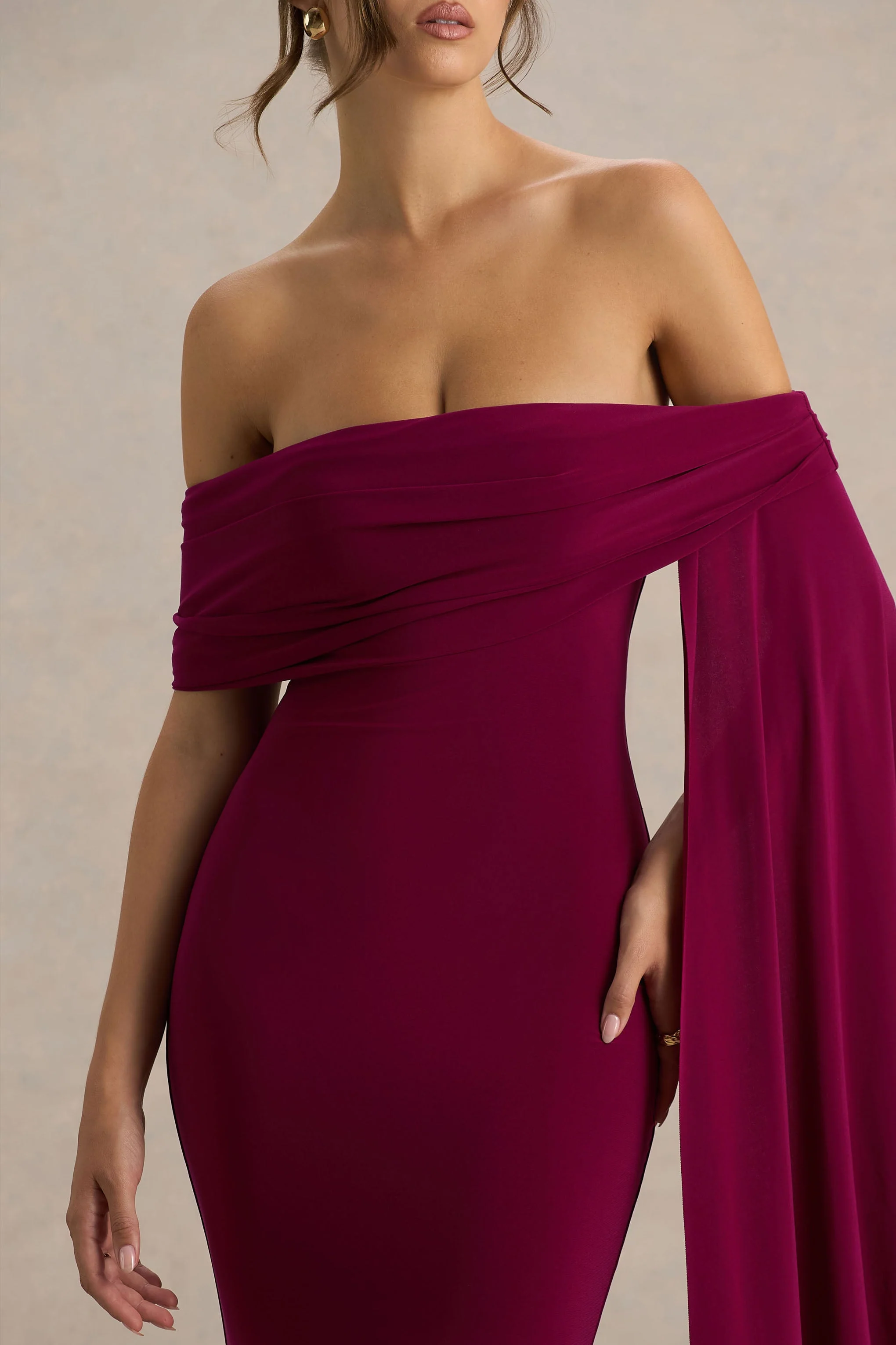 Saffina | Bordeaux Bardot Hals Maxi Jurk Met Sjerp Detail - Image 6