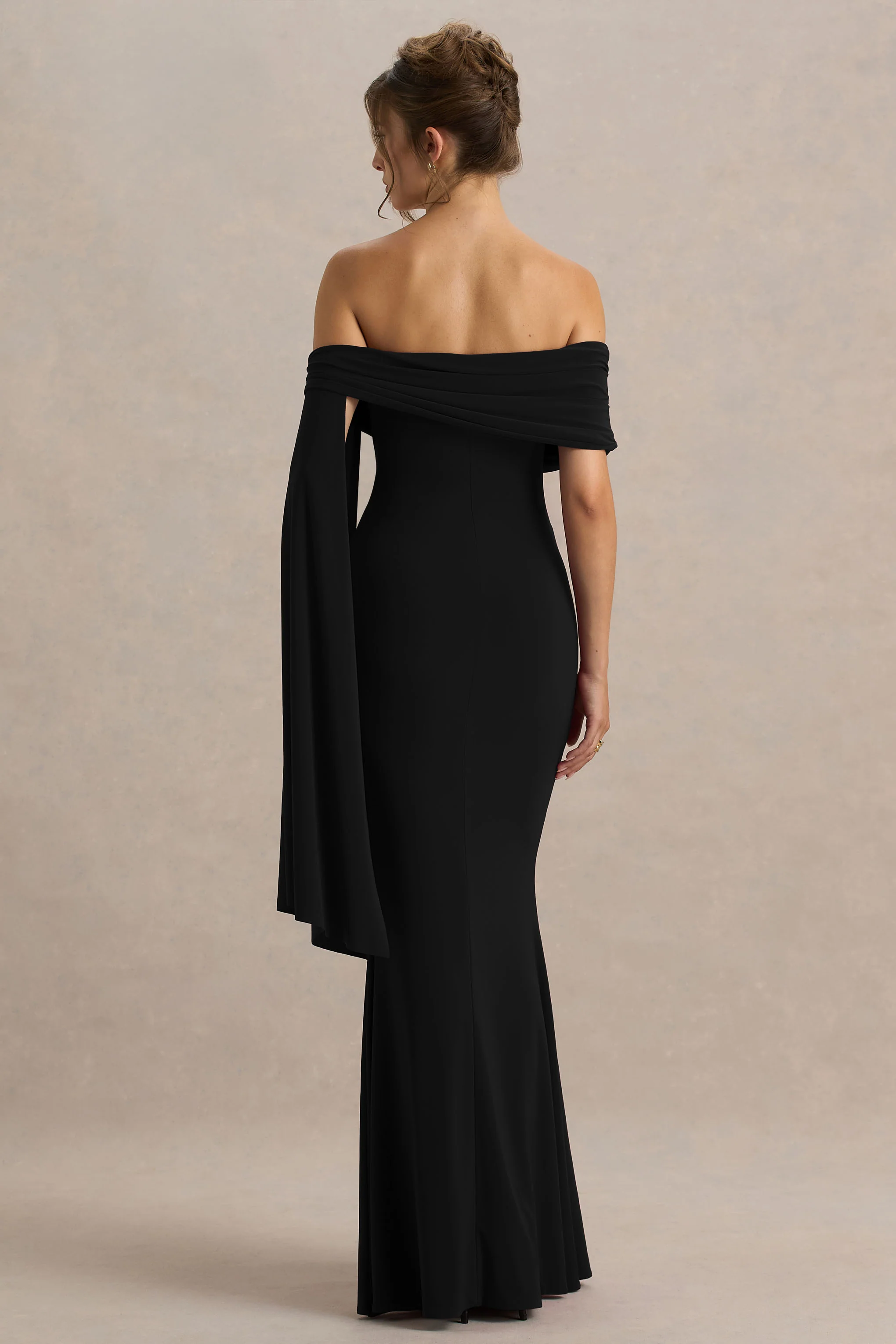 Saffina | Zwart Bardot Hals Maxi Jurk Met Sjerp Detail - Image 2