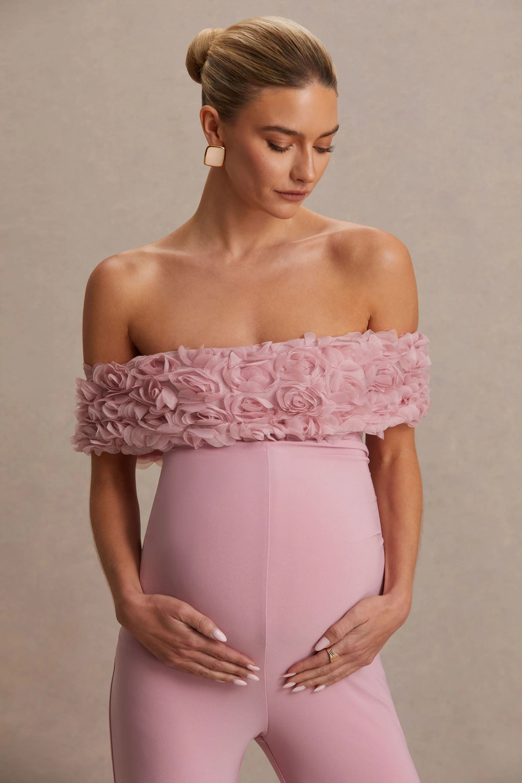 Sallow | Roze Bloemen Print Bardot Zwangerschaps Jumpsuit - Image 6
