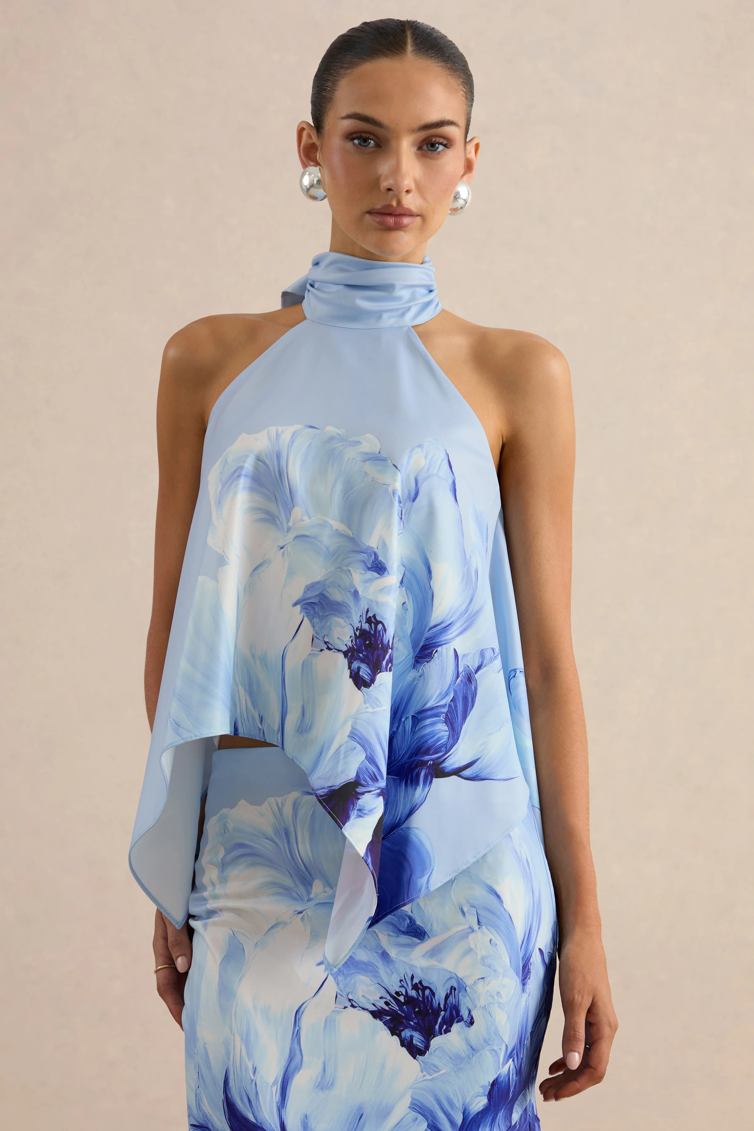Sancelle | Blauwe Bloemenprint Met Rand Matte Satin Halternek Top - Image 3