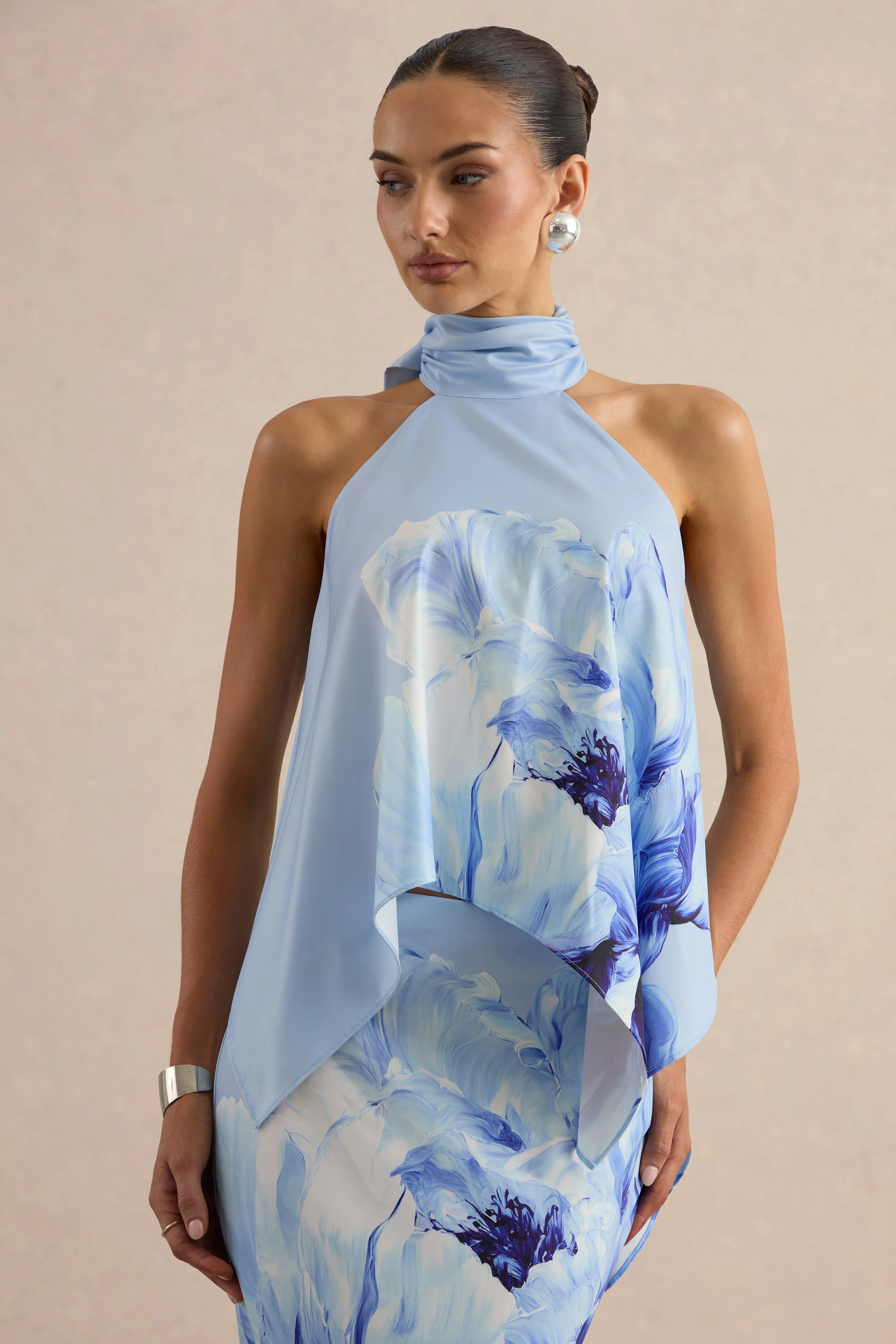 Sancelle | Blauwe Bloemenprint Met Rand Matte Satin Halternek Top - Image 6