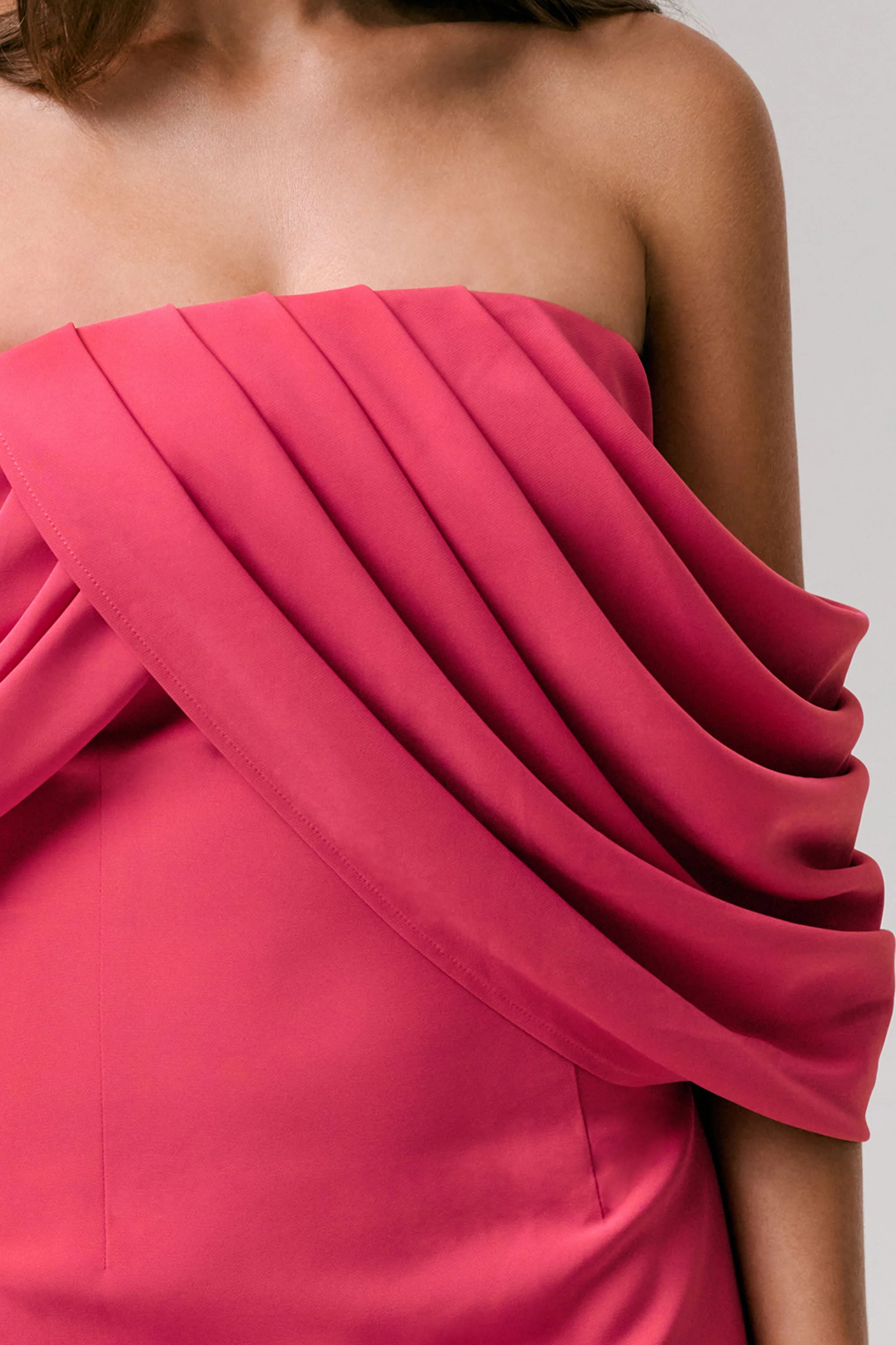 Serene | Felroze Drapederend Bardot Maxi Jurk - Image 6