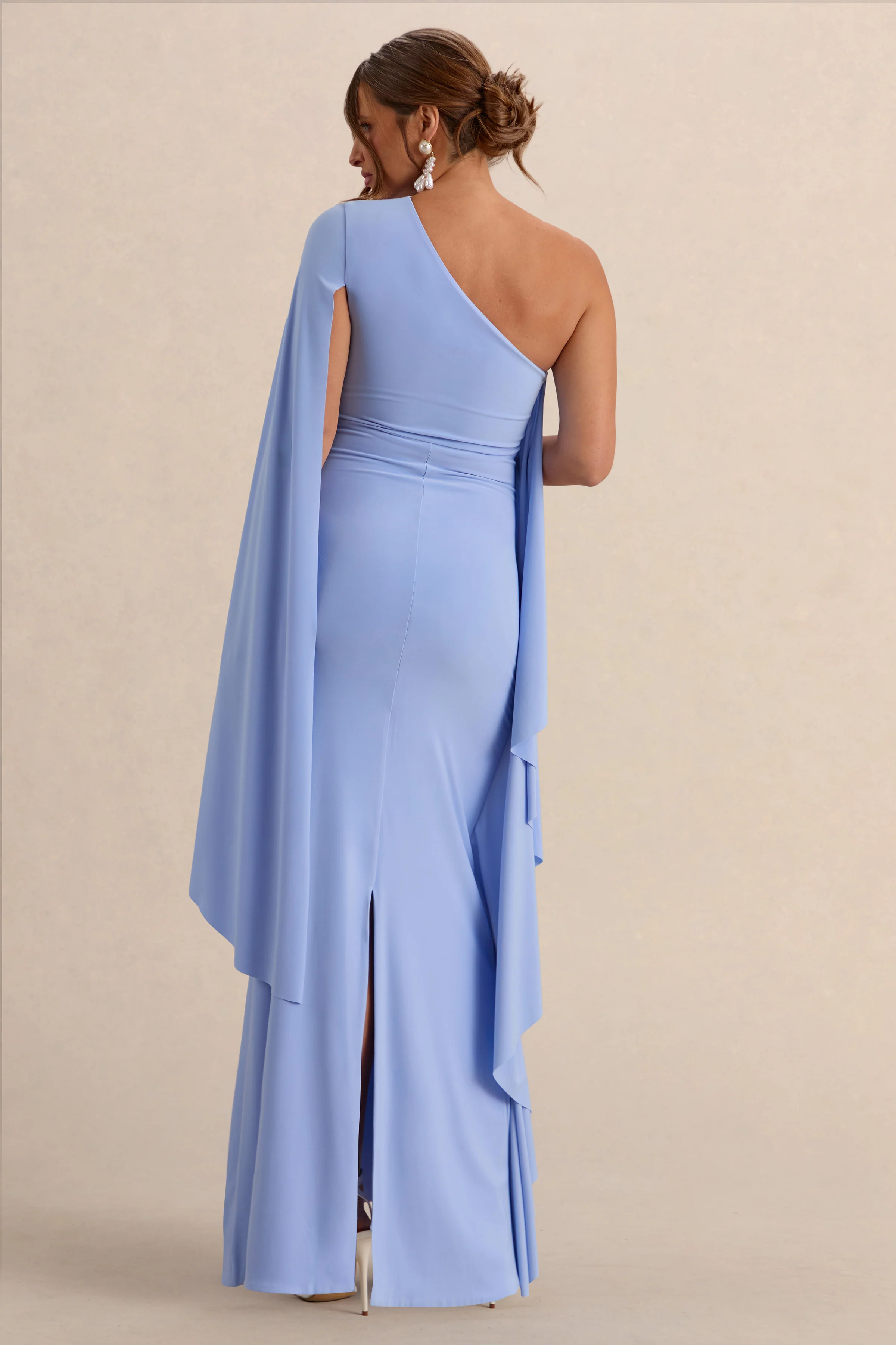 Shanae | Lichtblauwe Asymmetrische Hals Zwangerschaps Maxi Jurk Met Cape Mouw En Geplooide Details - Image 2