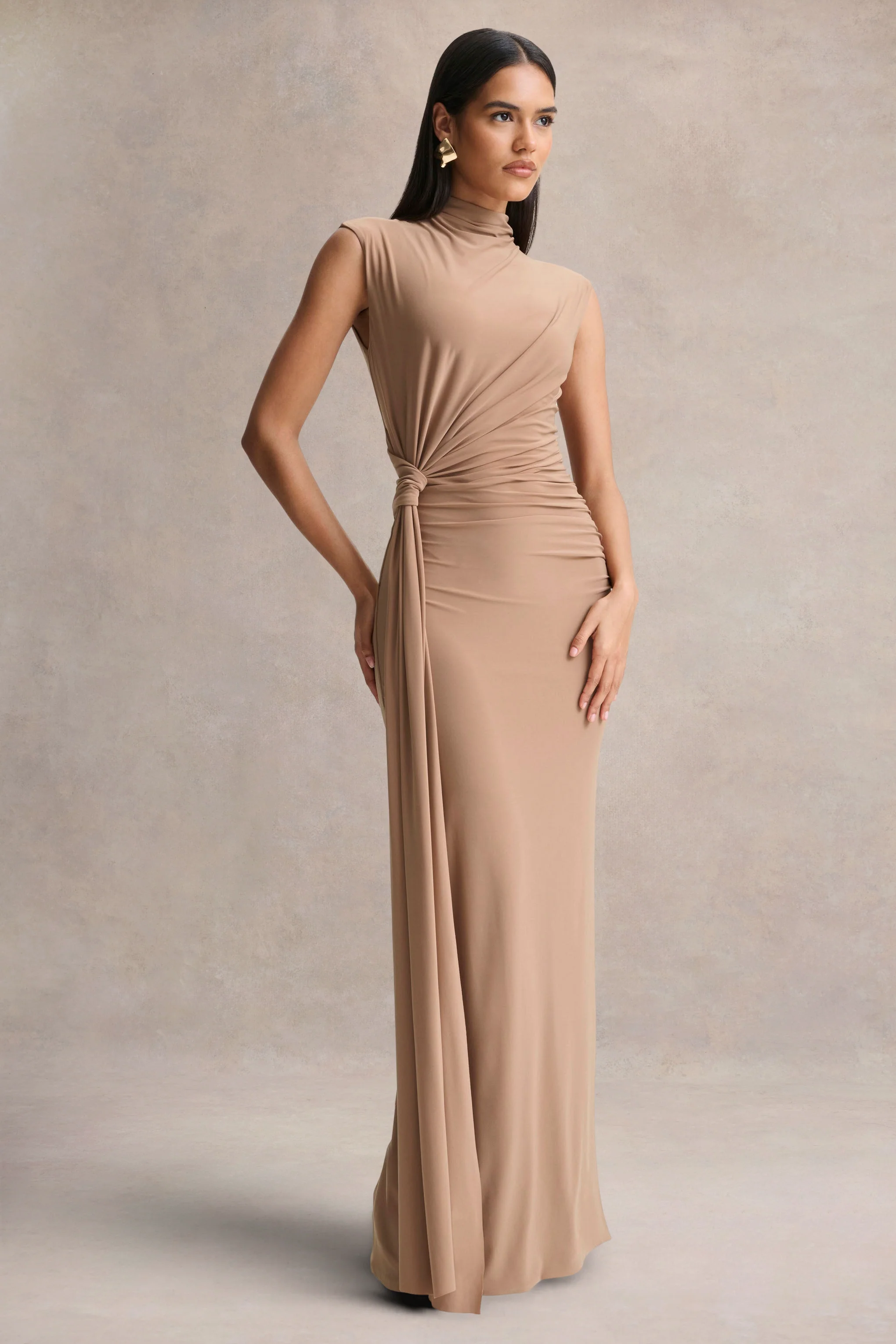 Solene | Bruine Hoge Hals Maxi Jurk Met Overslag En Drapering Detail - Image 4