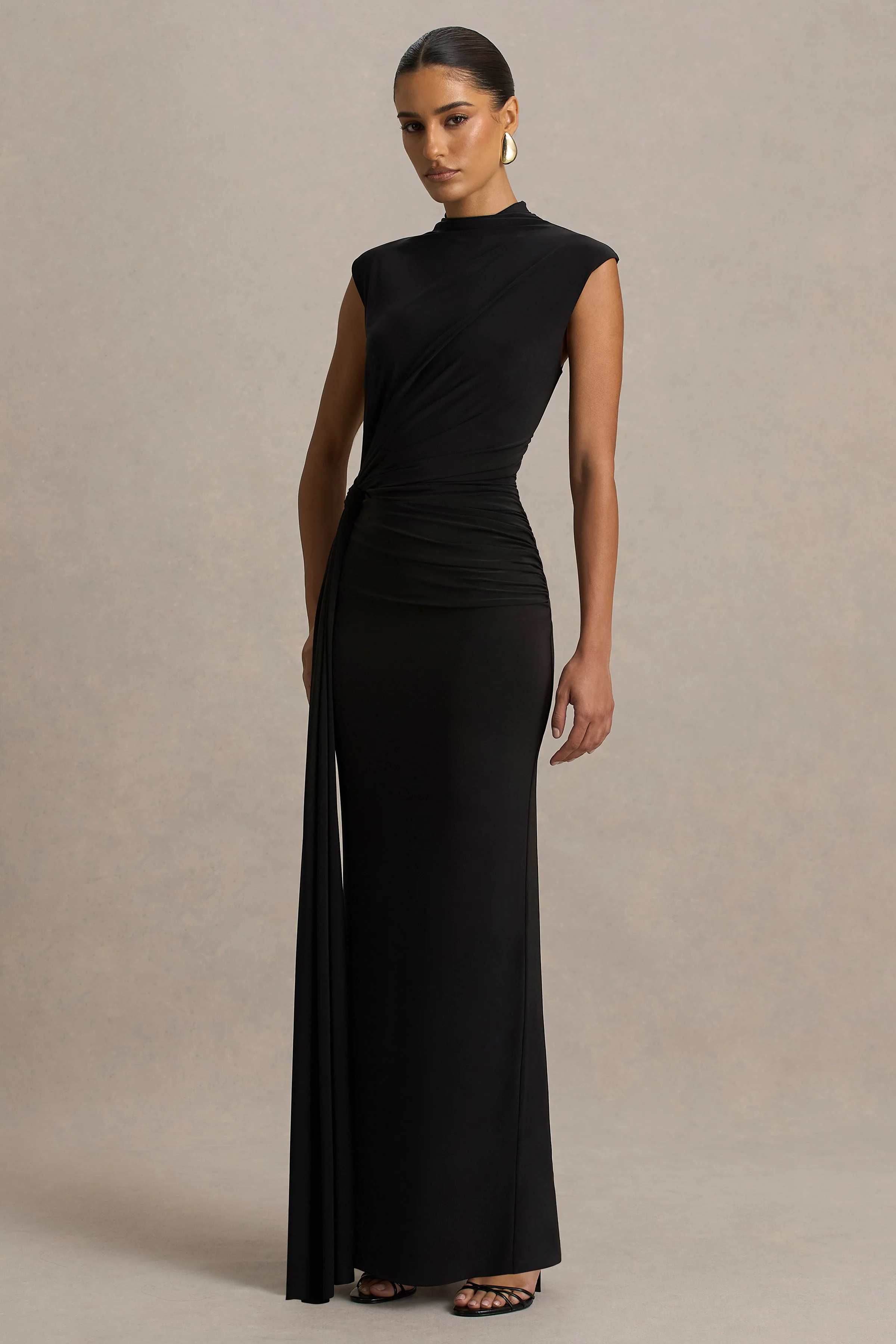 Solene | Zwarte Hoge Hals Maxi Jurk Met Overslag en Drapeerdetail - Image 4