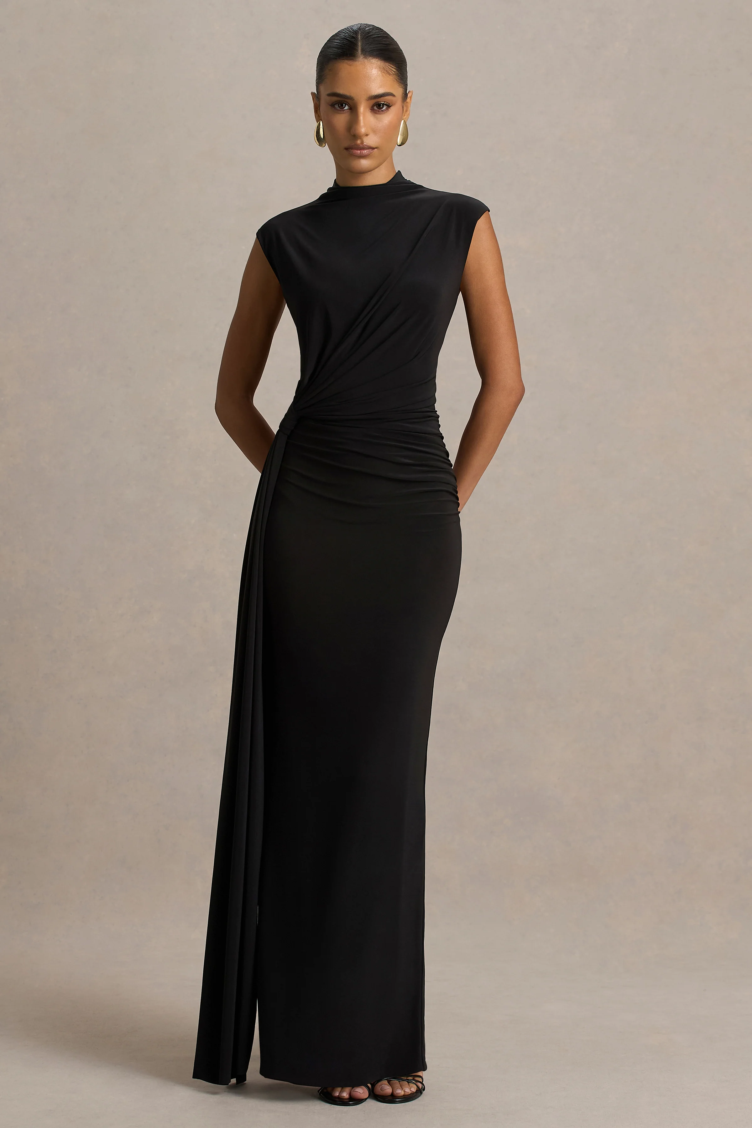 Solene | Zwarte Hoge Hals Maxi Jurk Met Overslag en Drapeerdetail - Image 5