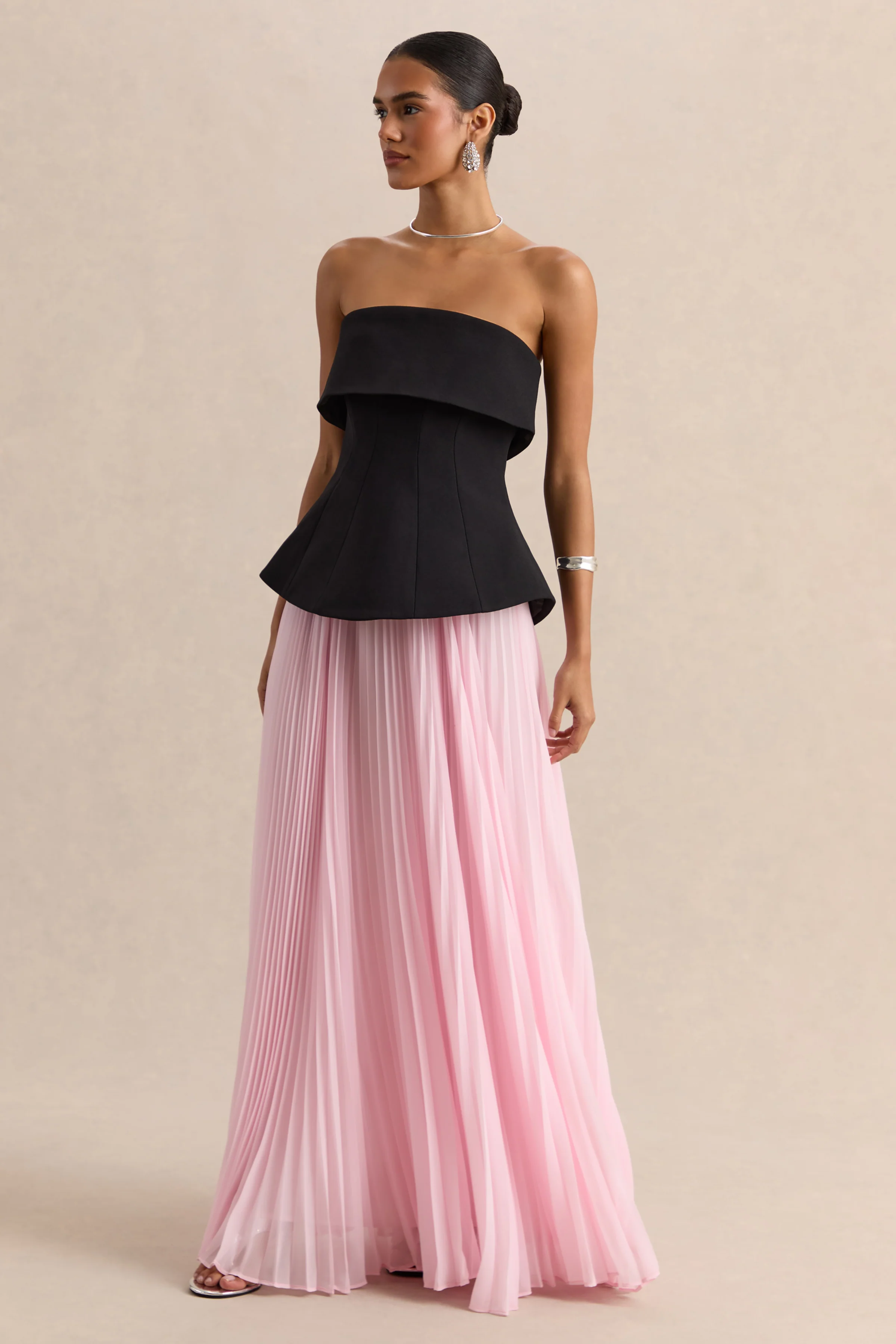 Stellara | Zwart & Roze Bandeau korset Maxi Jurk Met Doorschijnende Rok