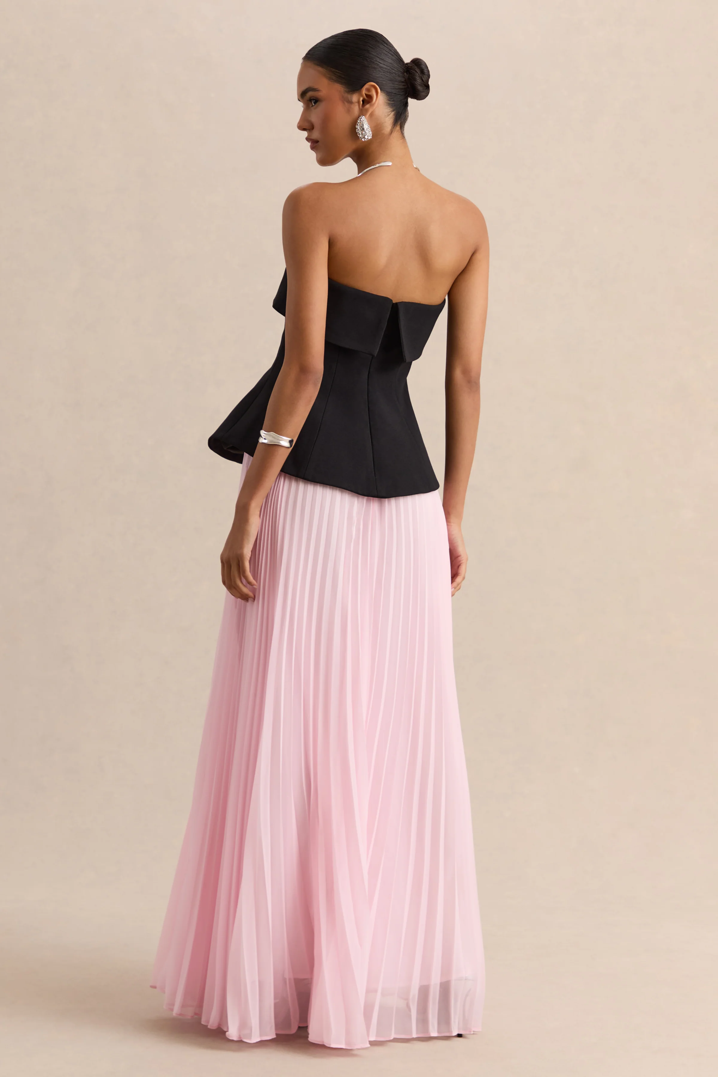 Stellara | Zwart & Roze Bandeau korset Maxi Jurk Met Doorschijnende Rok - Image 2