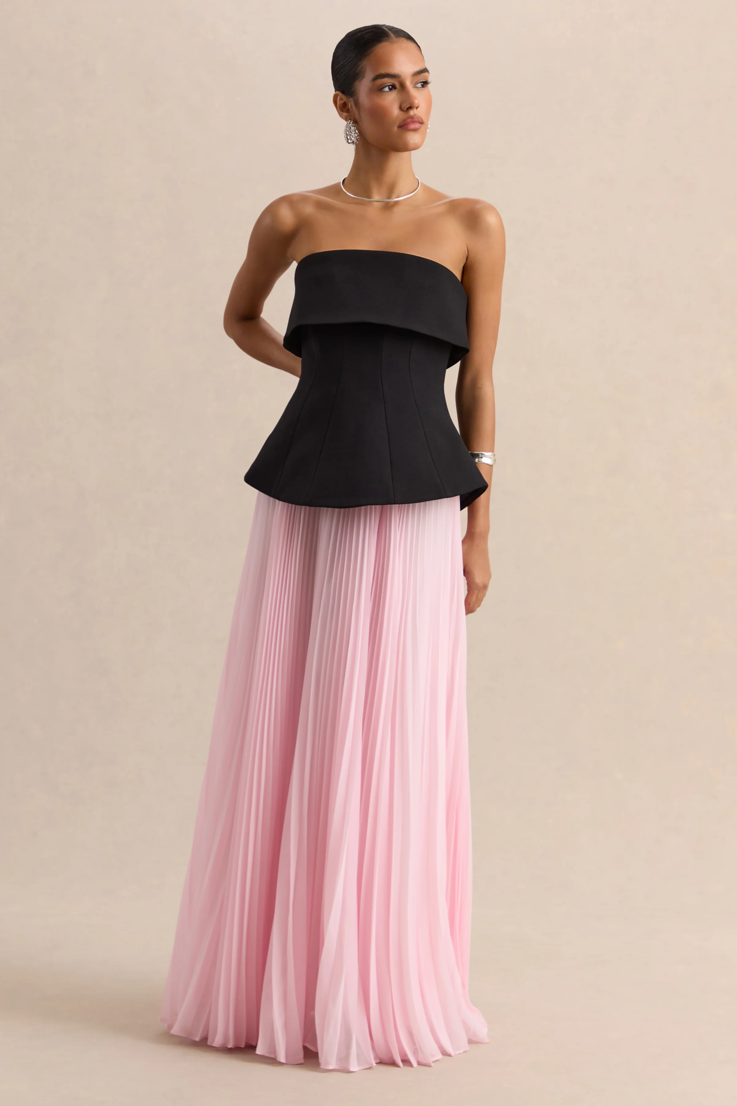Stellara | Zwart & Roze Bandeau korset Maxi Jurk Met Doorschijnende Rok - Image 4
