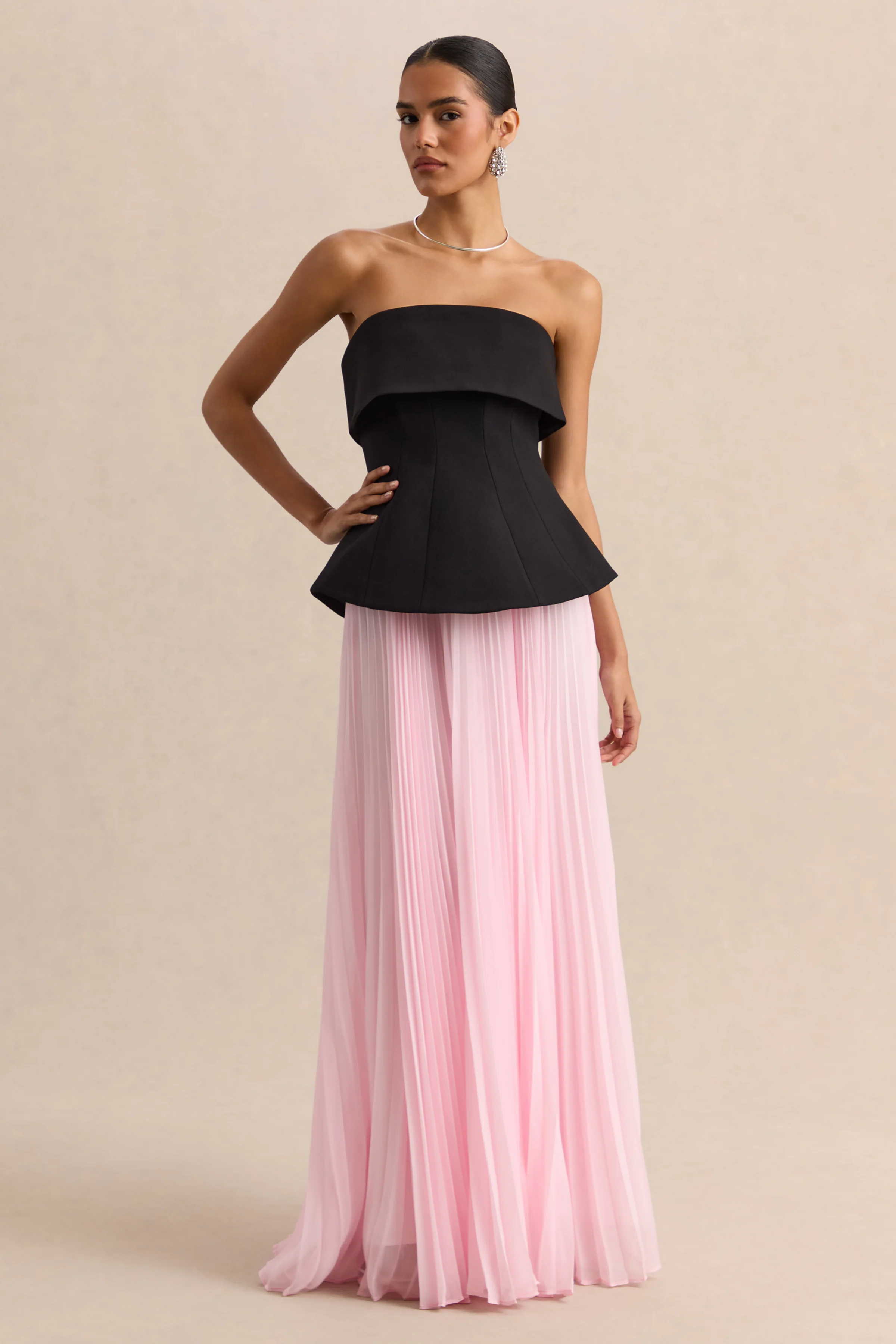 Stellara | Zwart & Roze Bandeau korset Maxi Jurk Met Doorschijnende Rok - Image 6