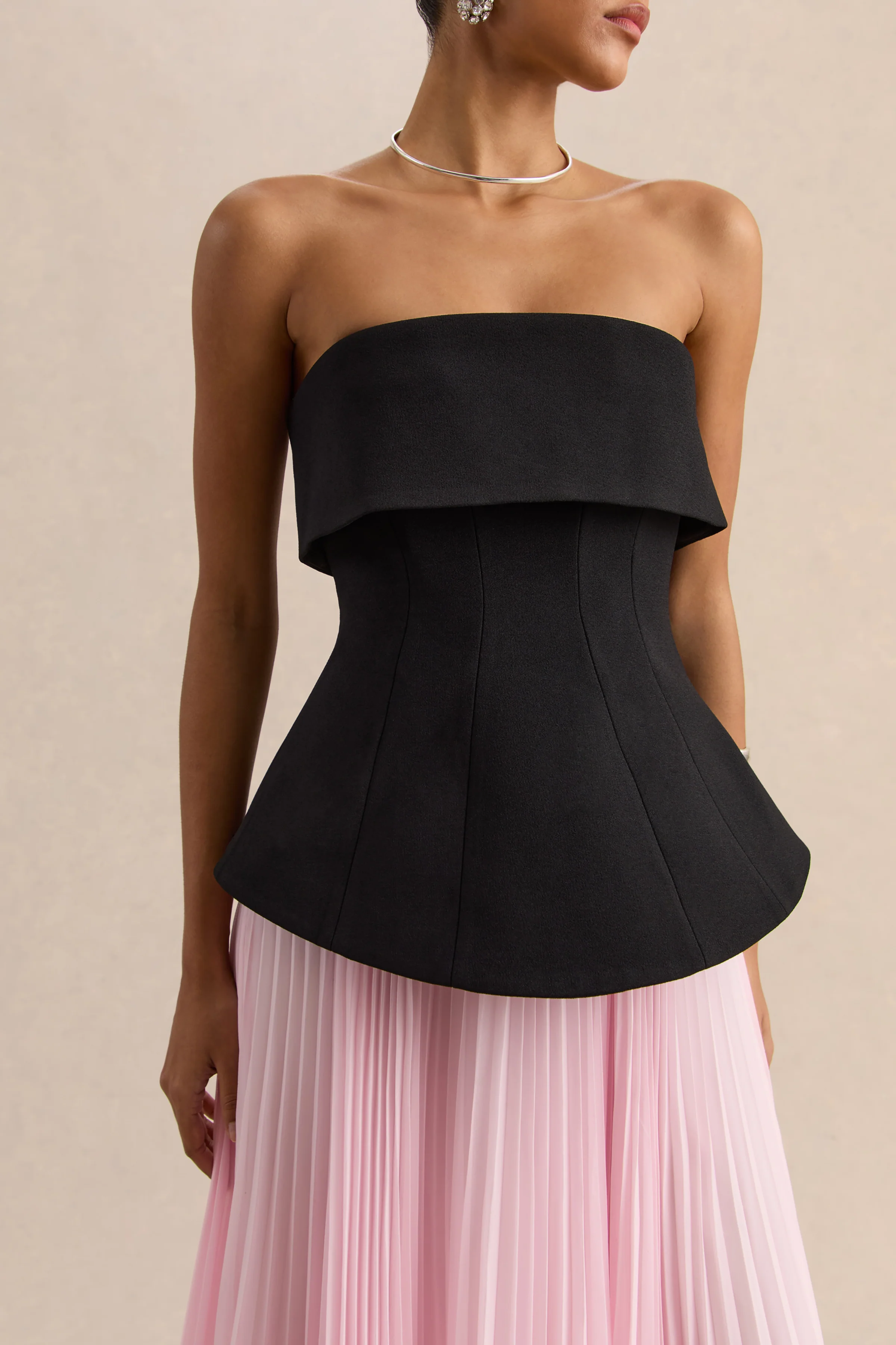 Stellara | Zwart & Roze Bandeau korset Maxi Jurk Met Doorschijnende Rok - Image 7