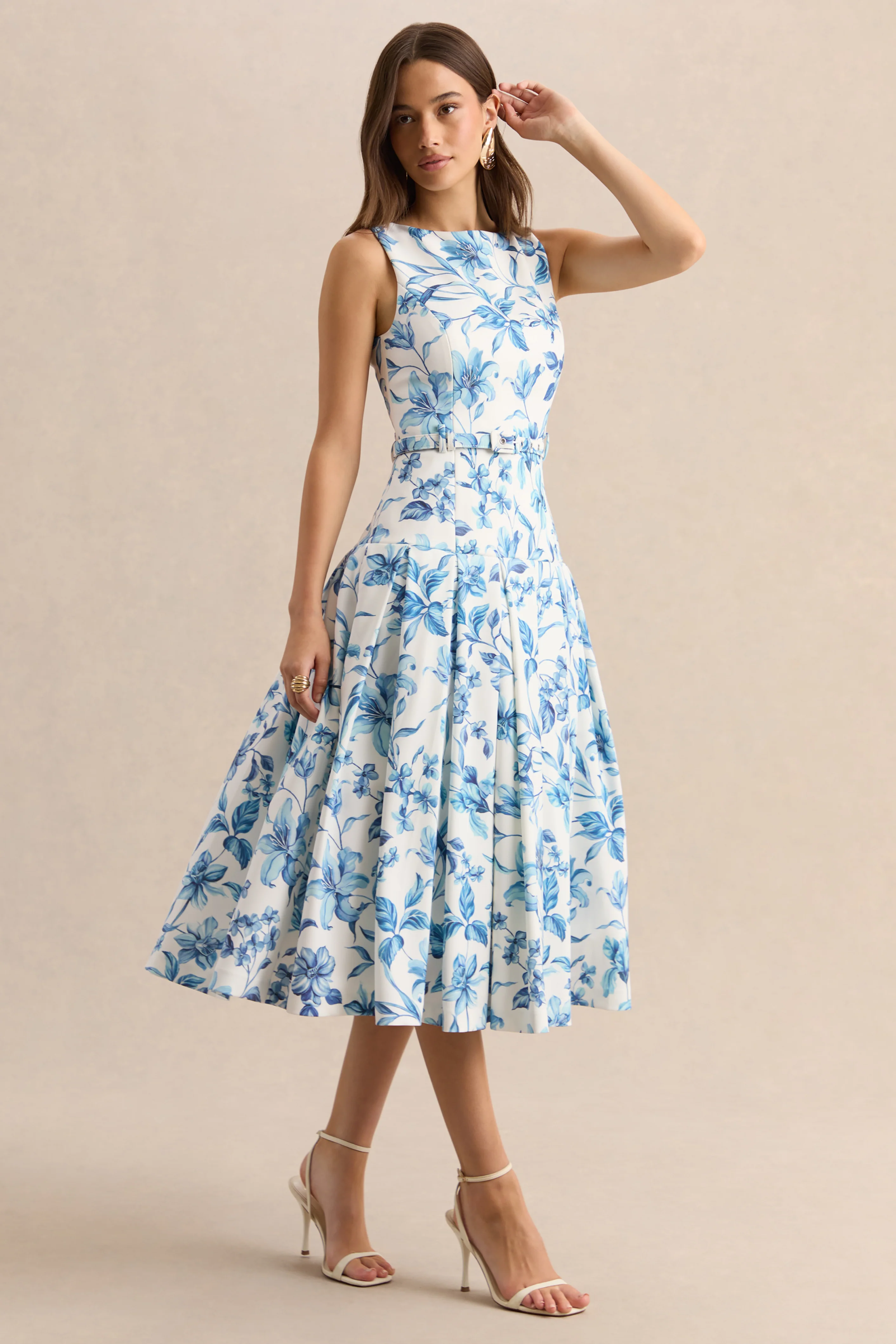 Sunnira | Blauwe Porselein Print Midi Jurk Met Boot Hals En Verlaagde Taille