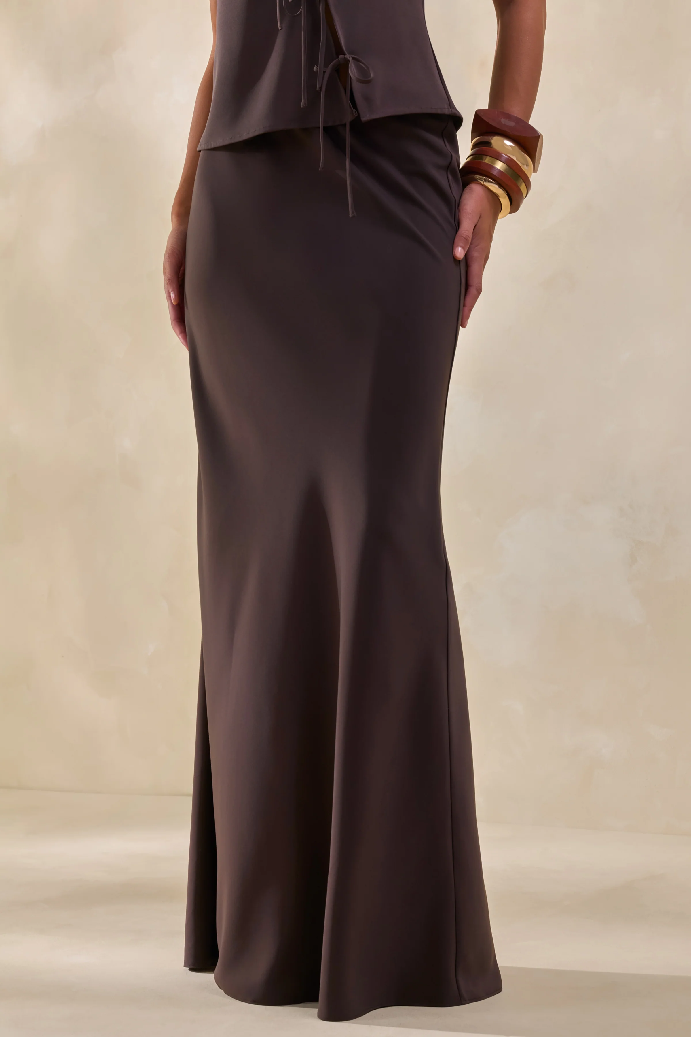Sybella | Donkerbruine Satijnen Maxi rok - Image 2