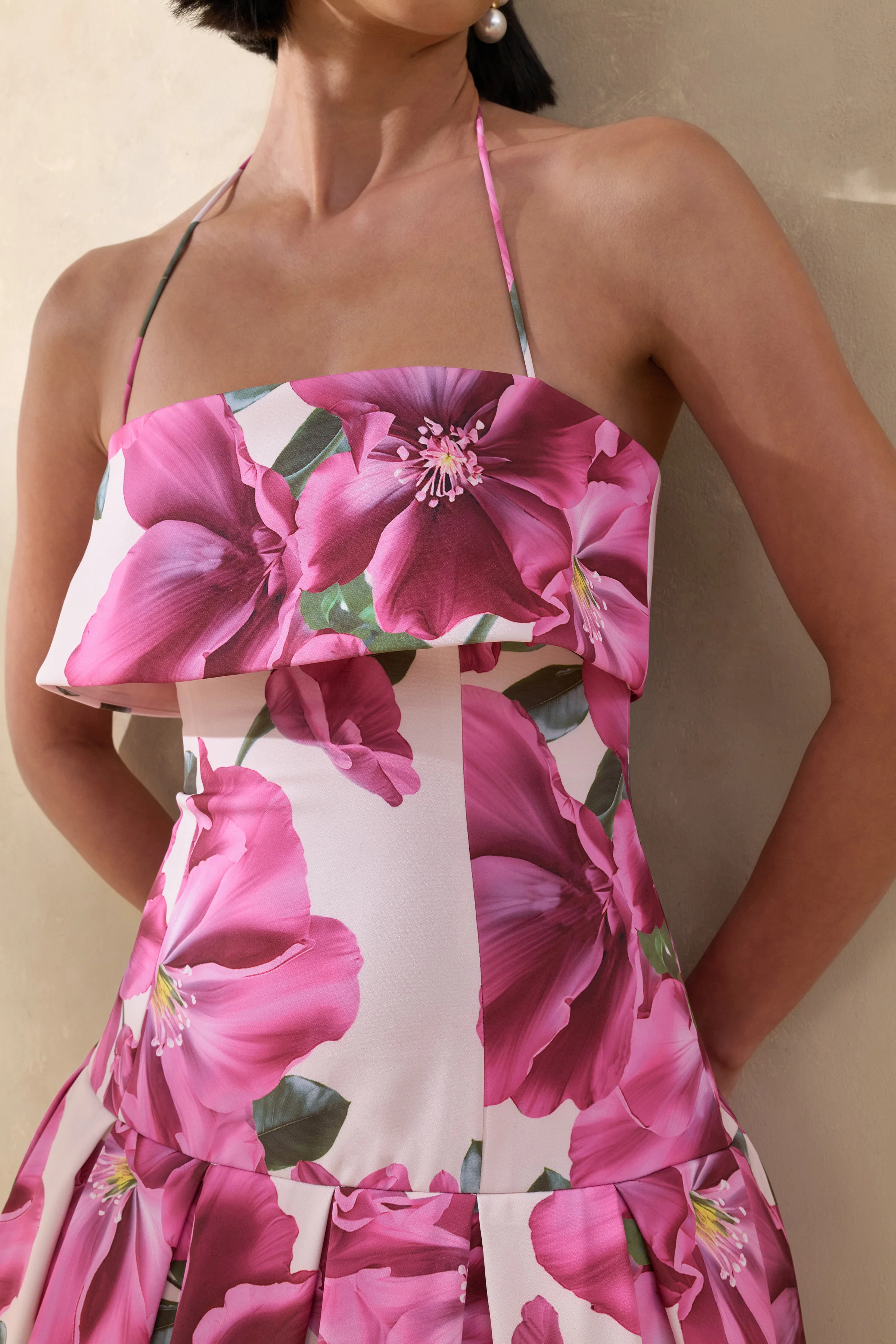 Sylina | Roze Hibiscus Bloemenprint Midi Jurk Met Vierkante Hals En Verlaagde Taille - Image 3
